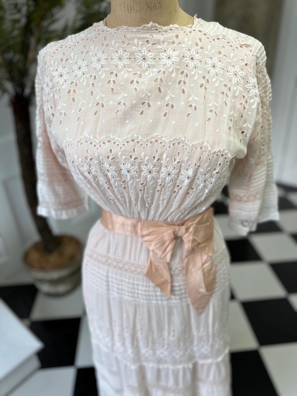 Antique 1900s white lace cotton tea dress