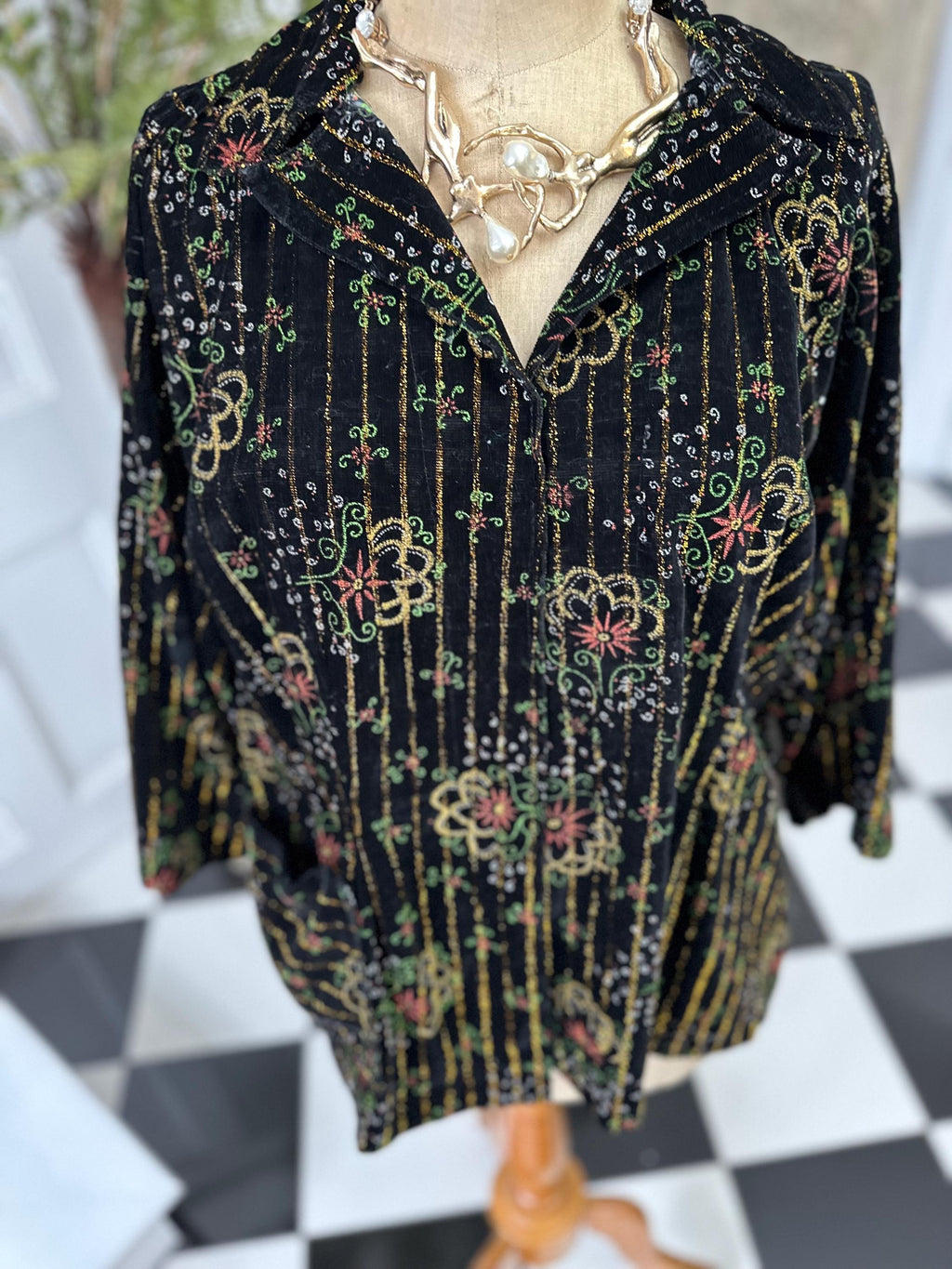 1970s box style velvet jacket blouse in gold thread floral embroidery