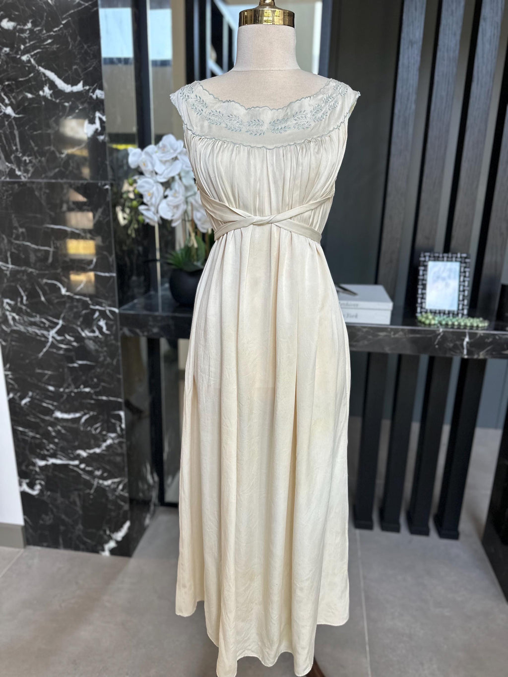 The Ultimate "Old Money" Silk Maxi – Authentic 1930s Art Deco Portrait Gown