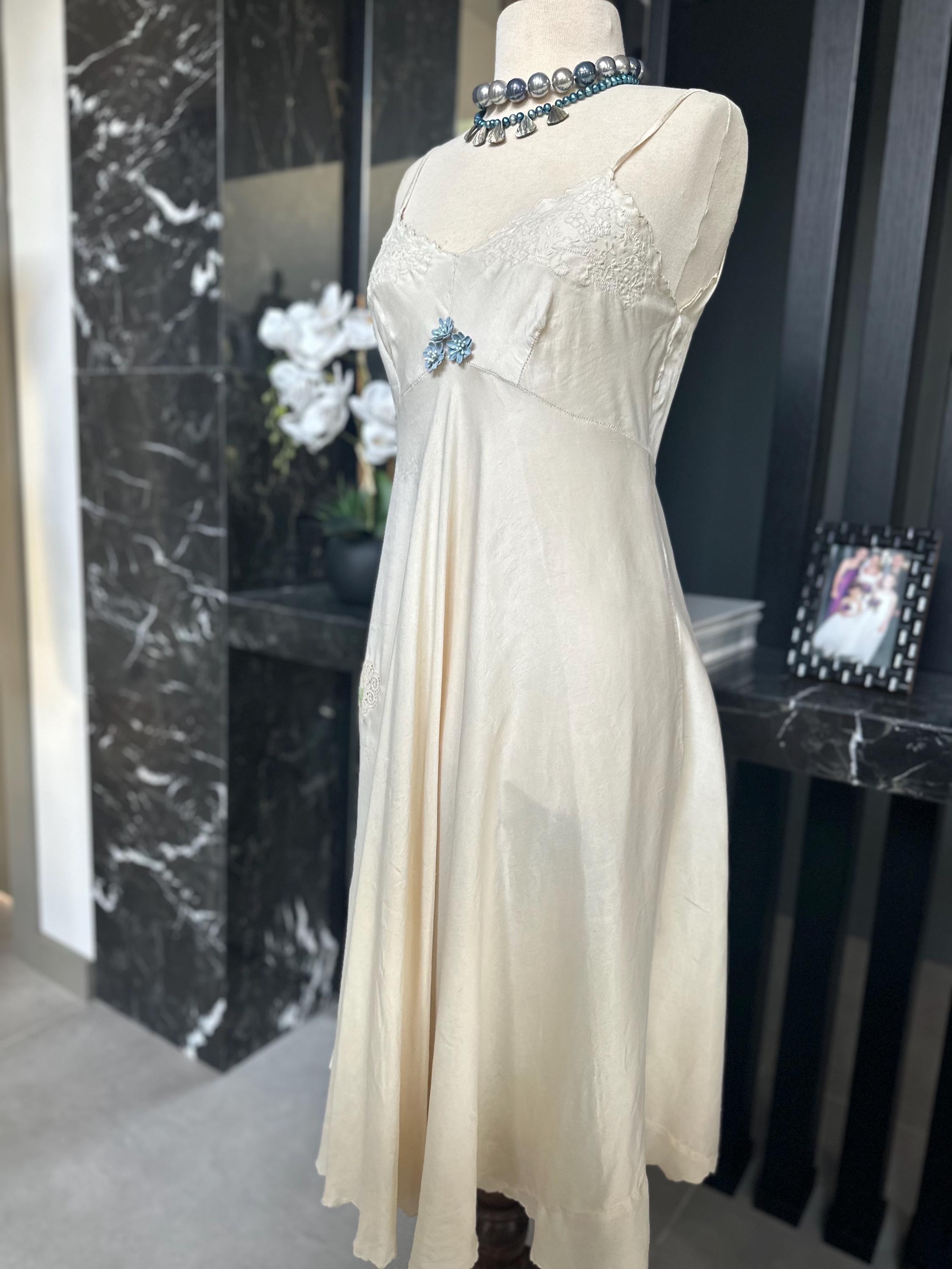 Vintage Silk Slip Dress - Embroidered Ivory silk  Nightgown - 1930s 1940s