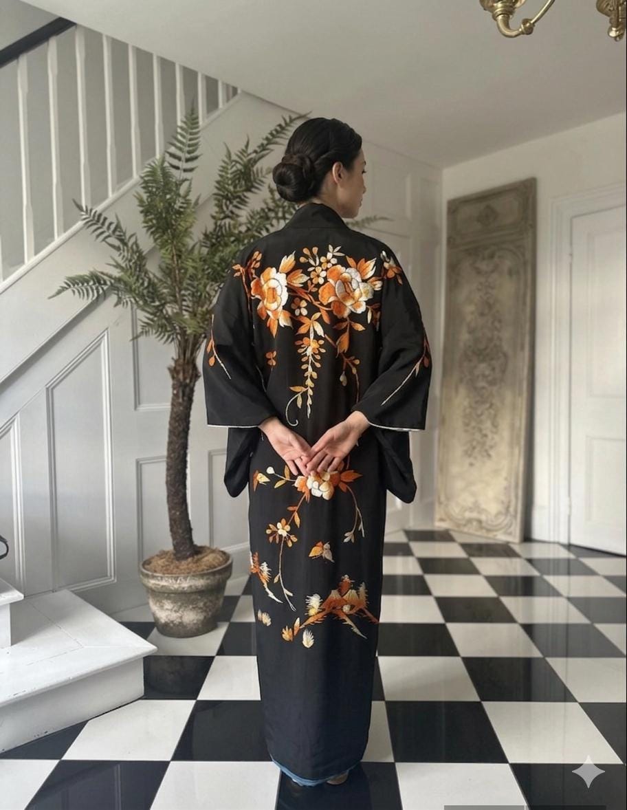 Antique 1920s reversible Japanese  hand embroidery kimono