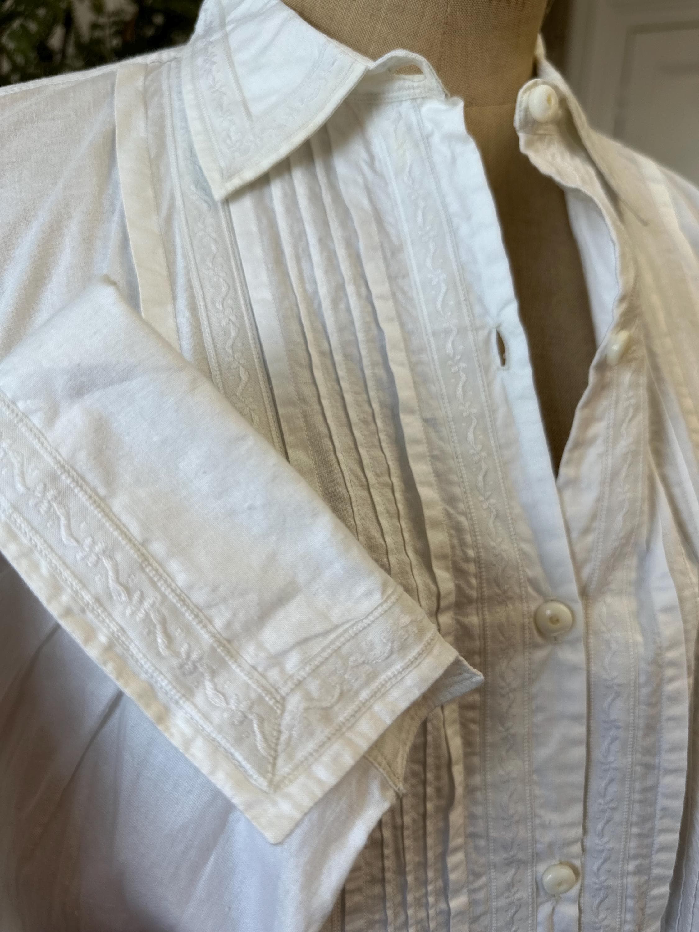 Victorian white long nightgown with long sleeve in smock style
