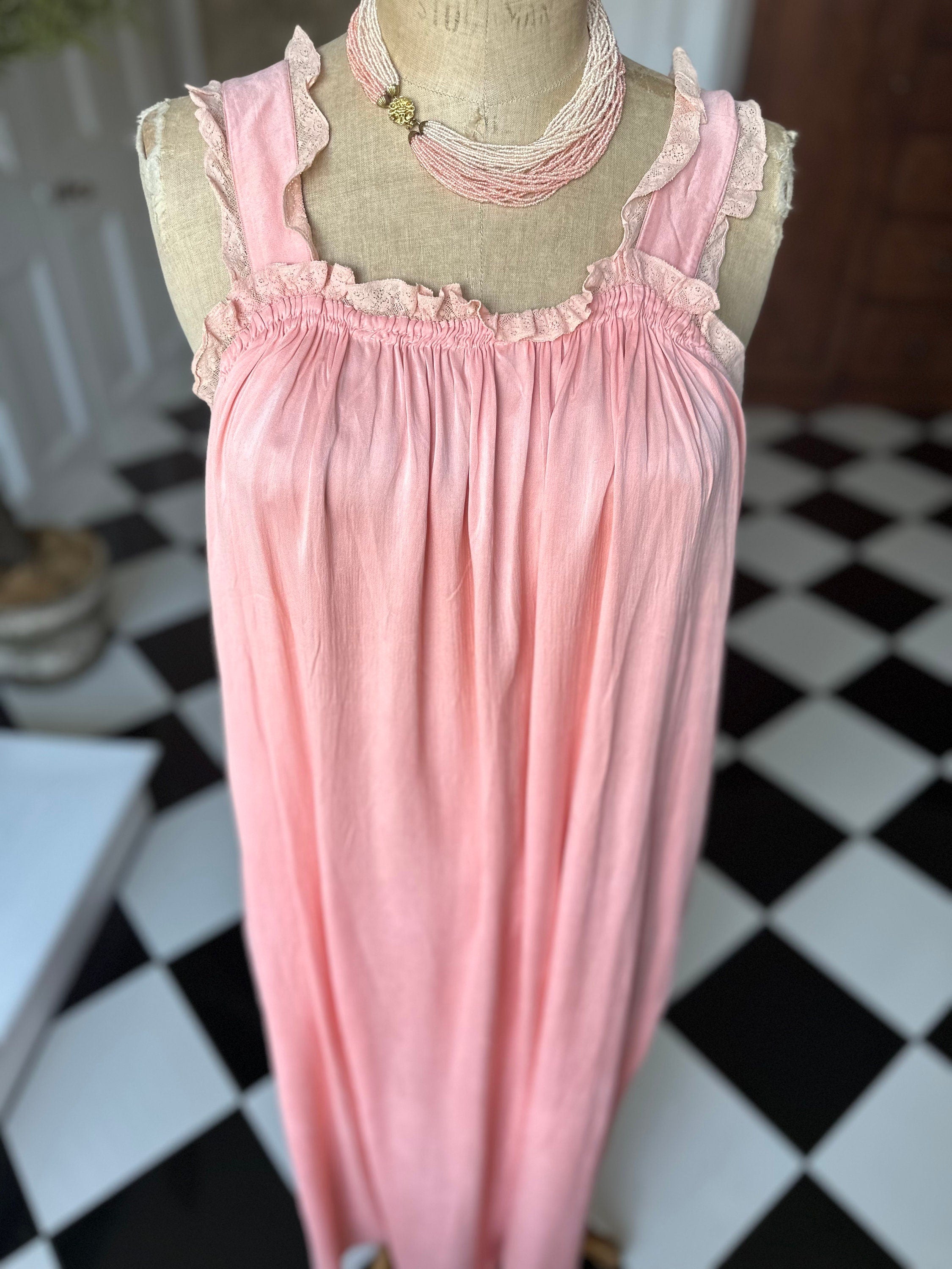 1940s Silk peach smock style peach slip