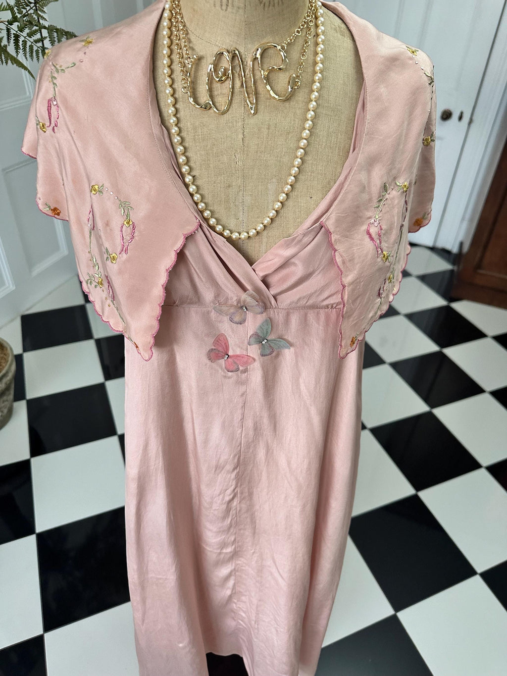 Rare 1940s Vintage dusky pink silk nightgown dress