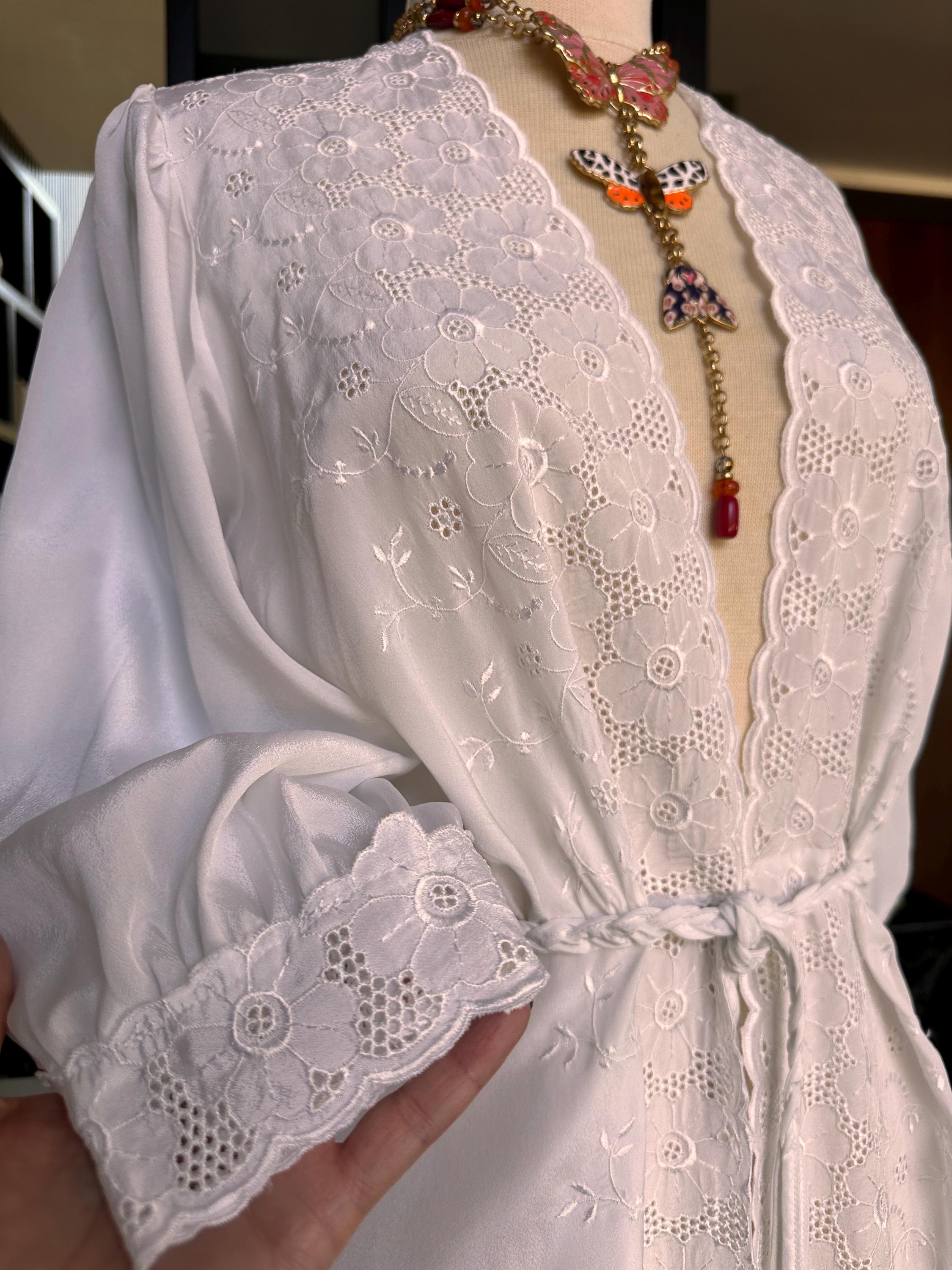 1970 vintage white peignoir dressing gown kimono