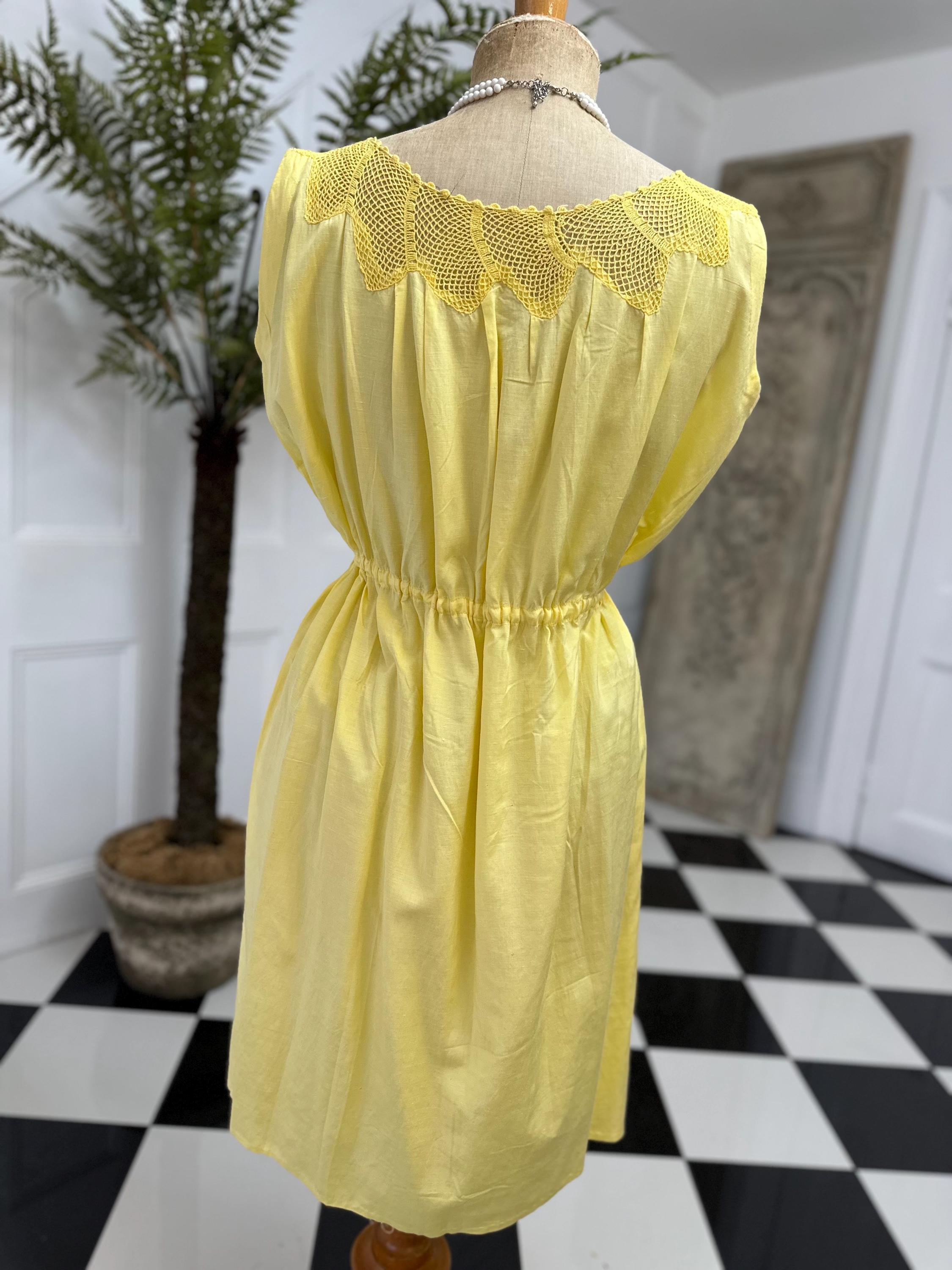 Vintage 1950s yellow silk and cotton mix with crochet lace dress