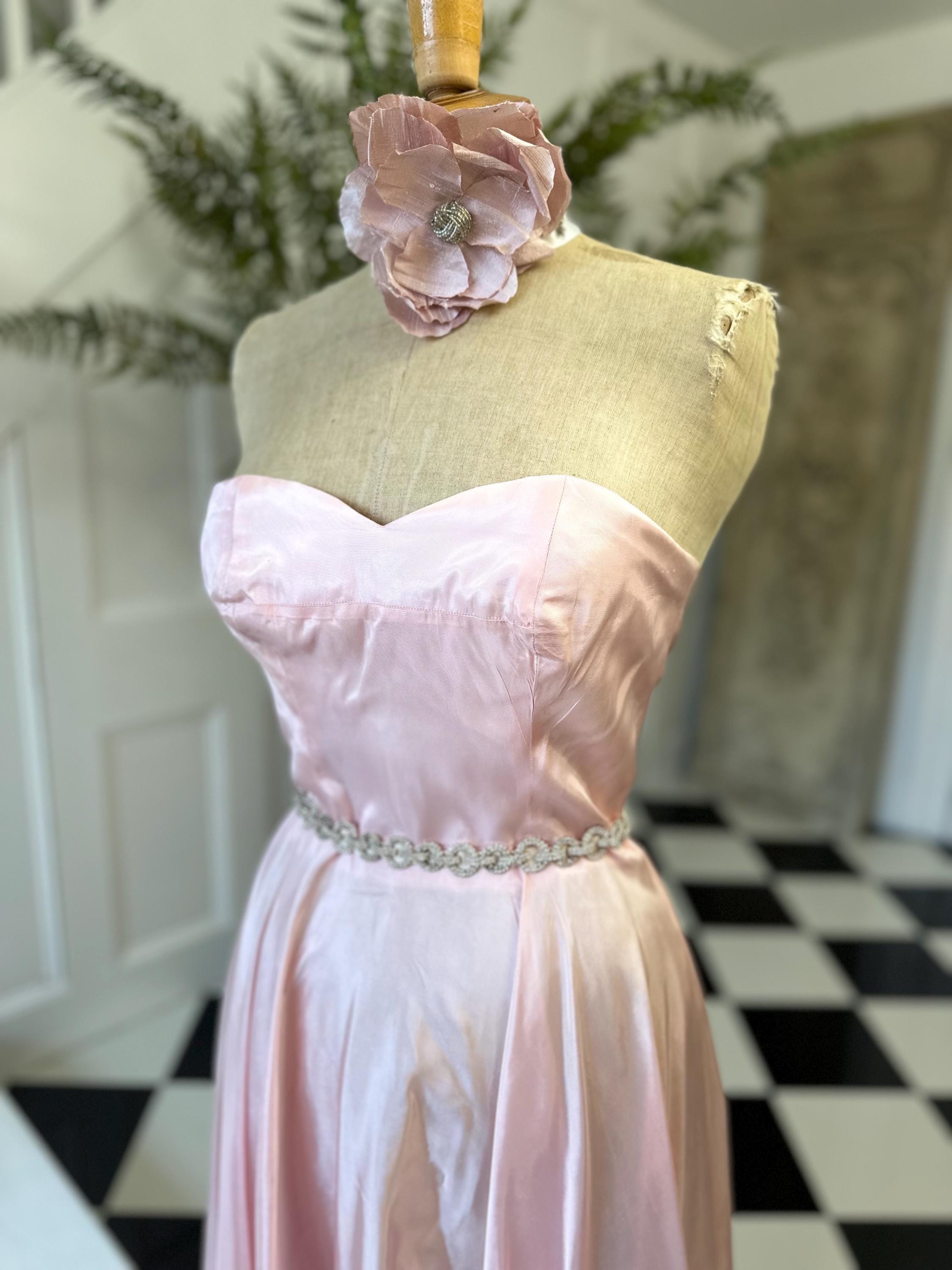 Vintage 1940s pink silk taffeta strapless dress