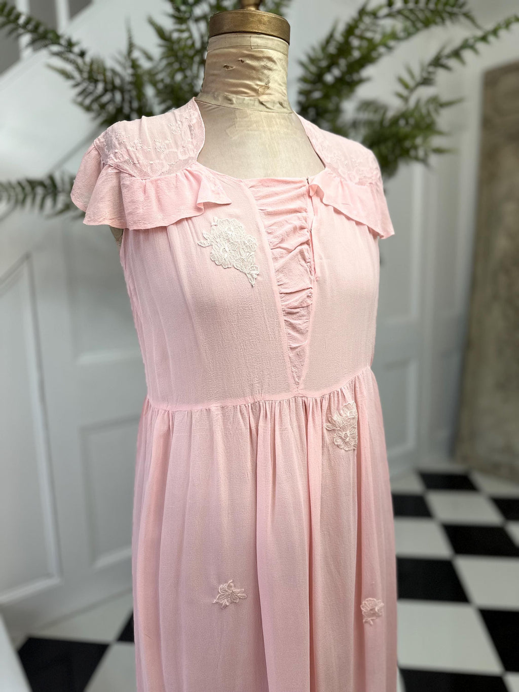 1940s Pink silk crepe dress with hand embroidery details on the shoulder added lace appliqués