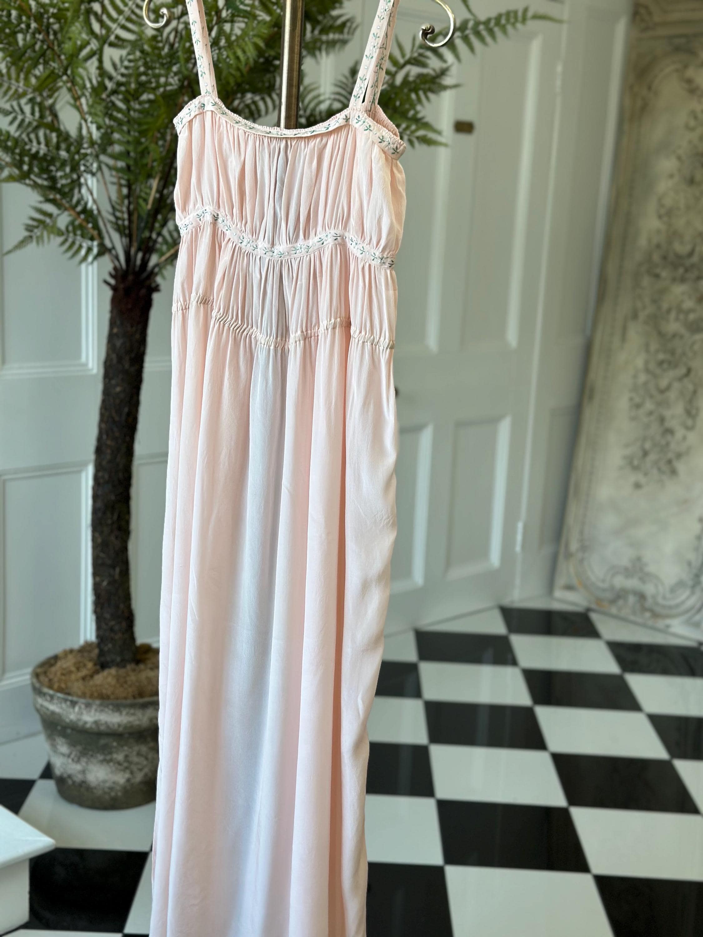 1940s Vintage Peach Silk Dress