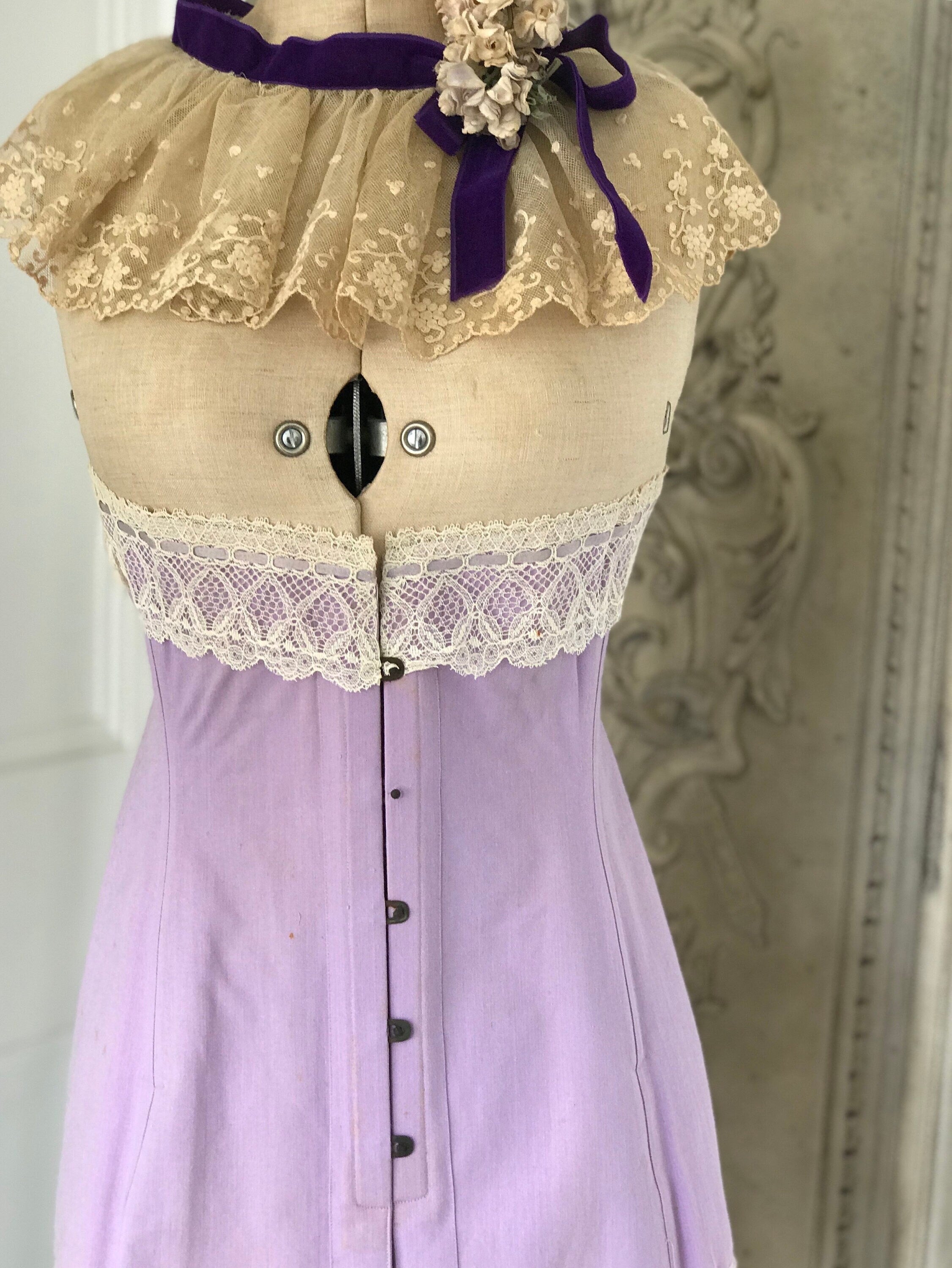 Antique 1900 1910 Edwardian lilac corset  (dead stock)