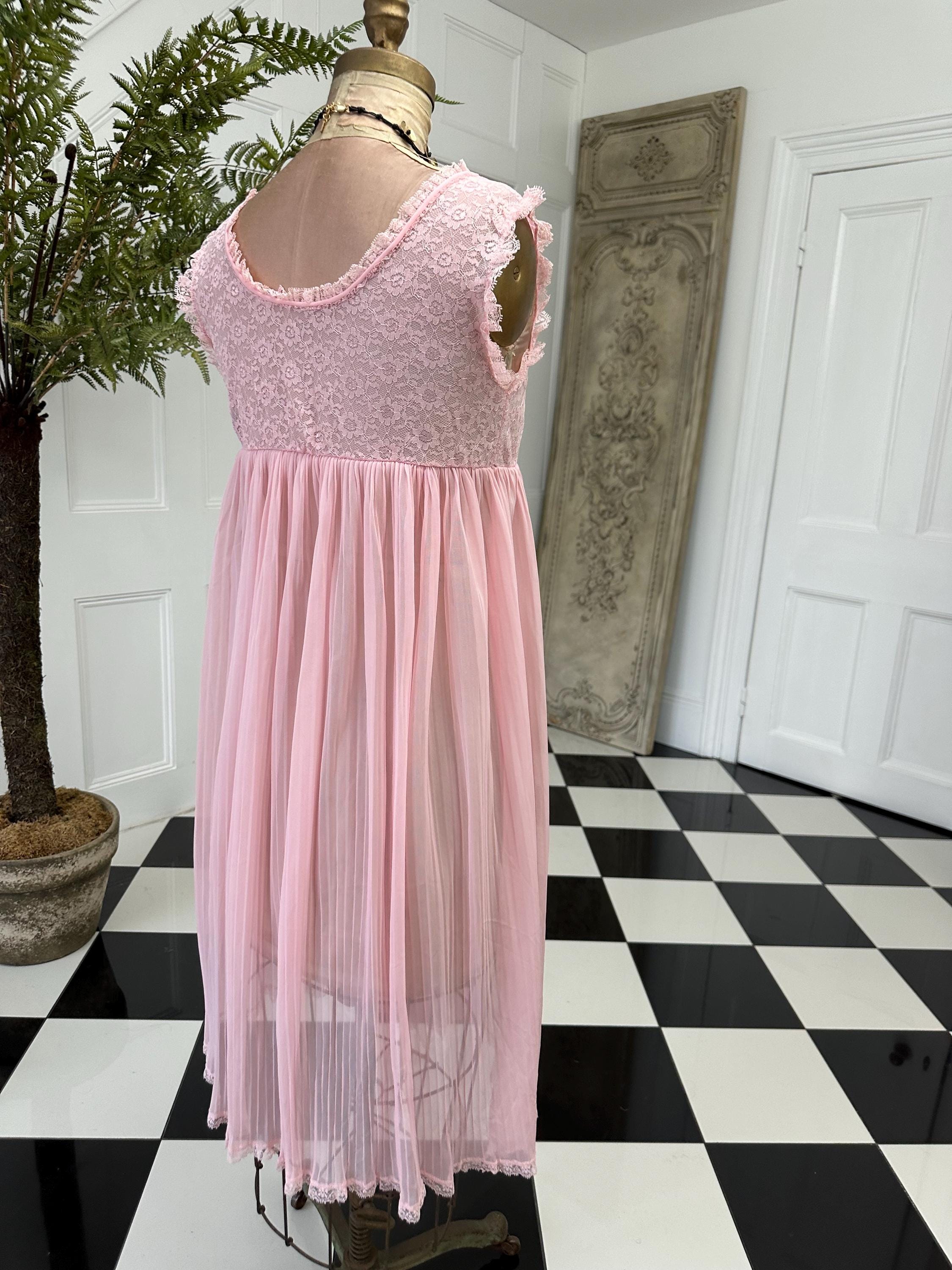 Vintage baby doll lace slip 1970s
