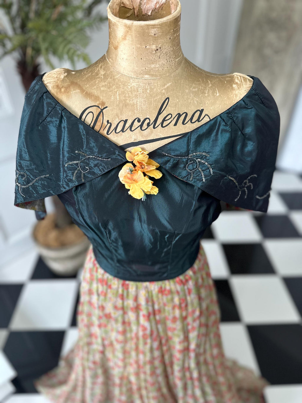 Vintage 1930s 1940s organdie and silk taffeta  ball gown with sequin details