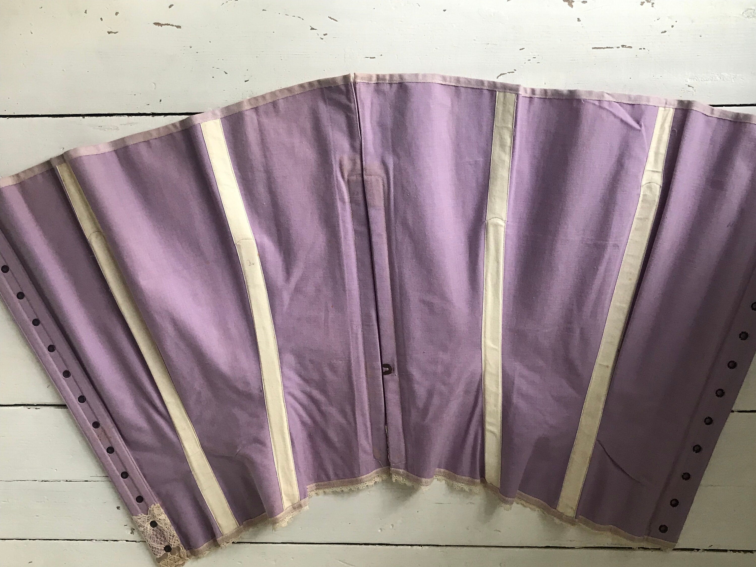Antique 1900 1910 Edwardian lilac corset  (dead stock)