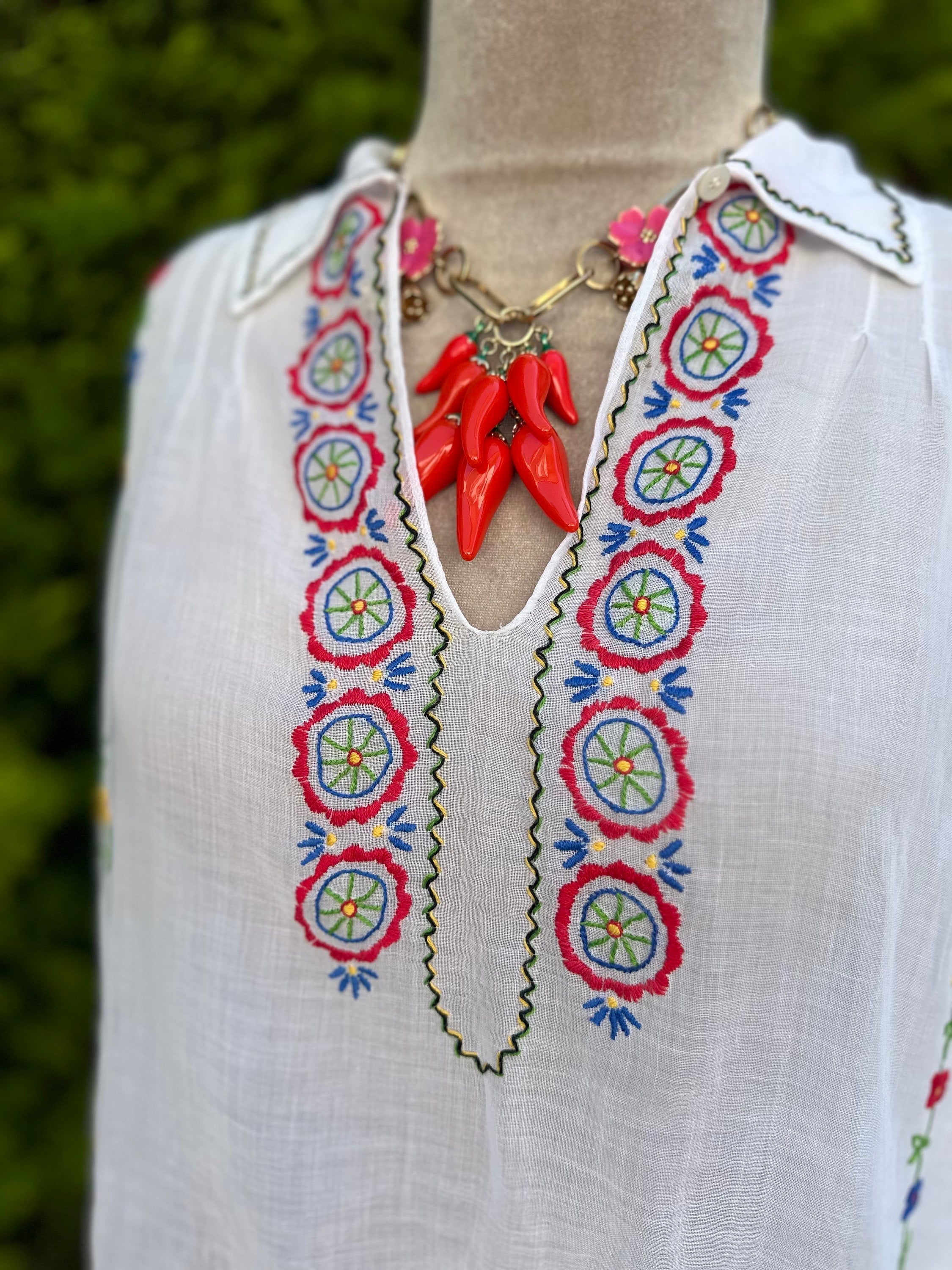 1930s fine white muslin hand embroidered long sleeve blouse
