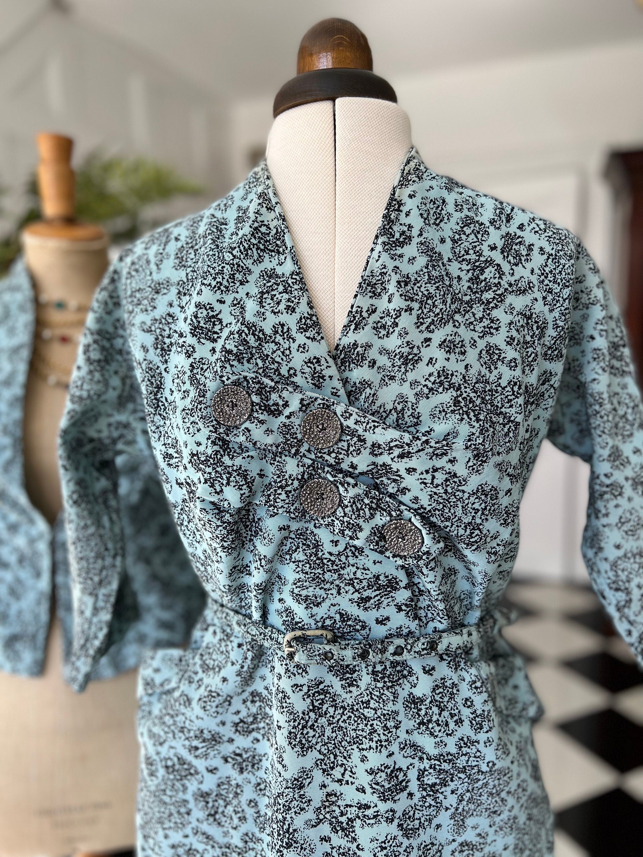 1950s Mad men wiggle dress and jacket