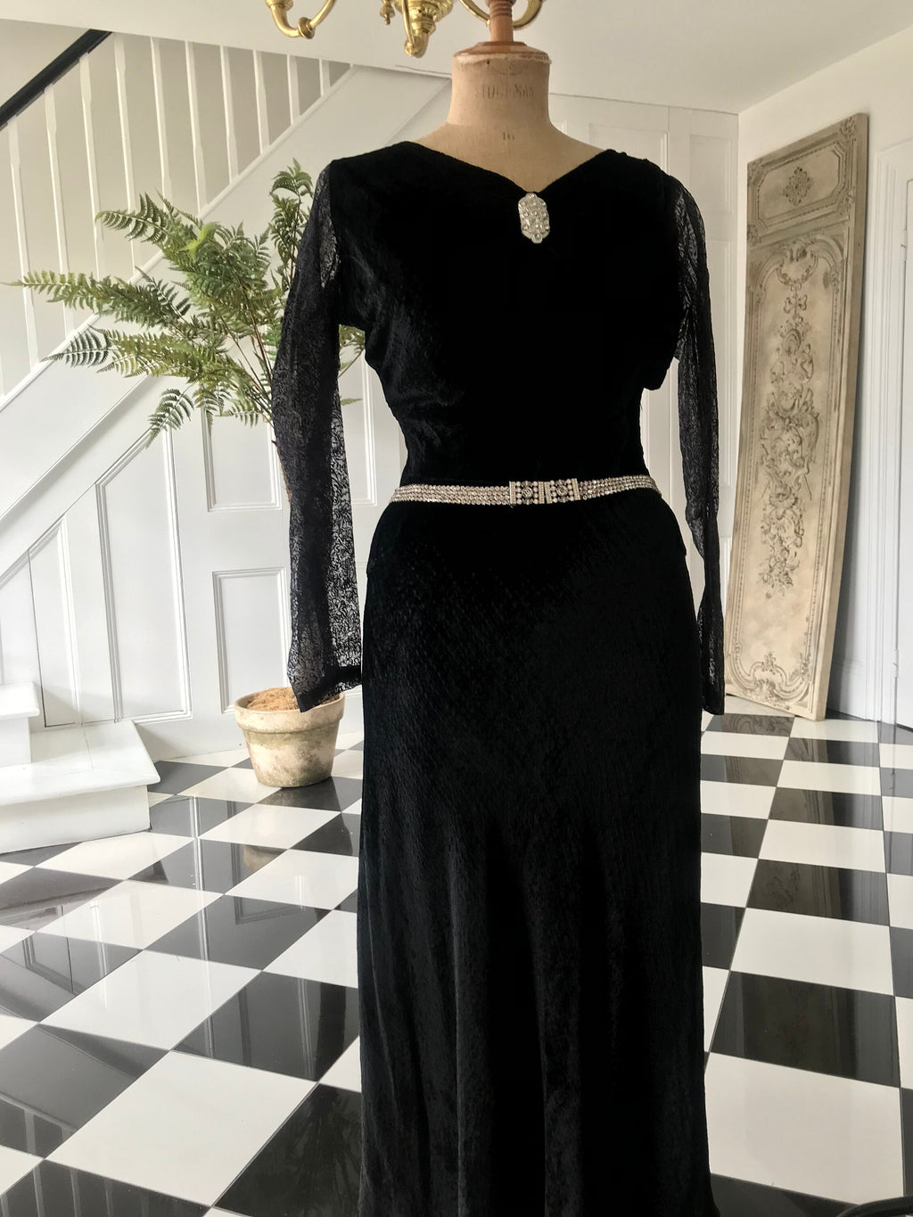 1940s dress in silk velvet and organdie velvet sleeves