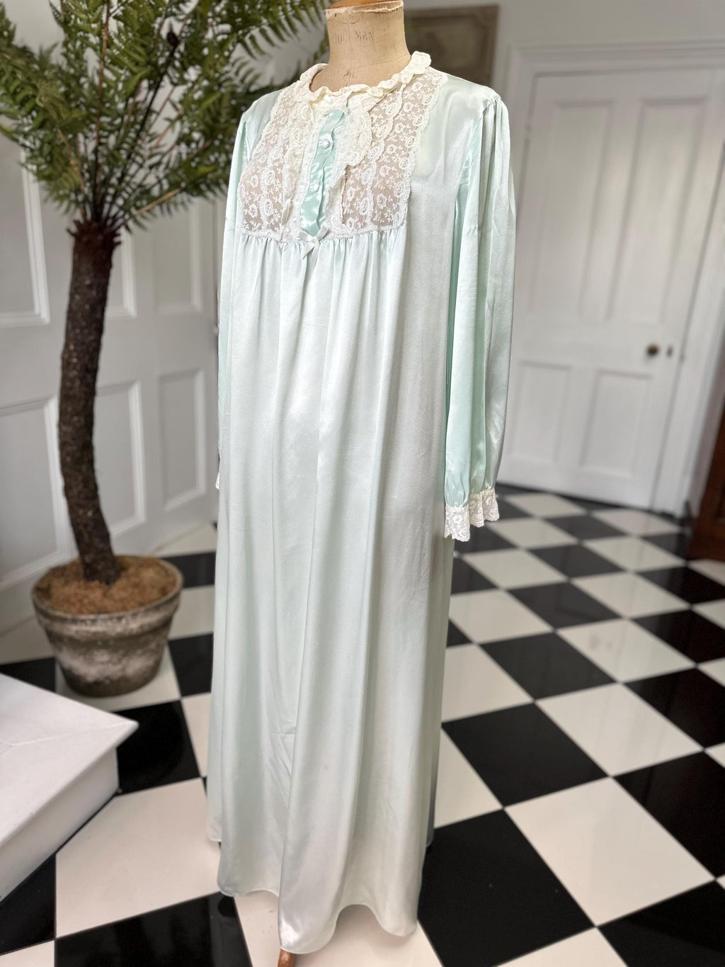 1940s Romantic long sleeve mint green with lace detailed smock nightdress