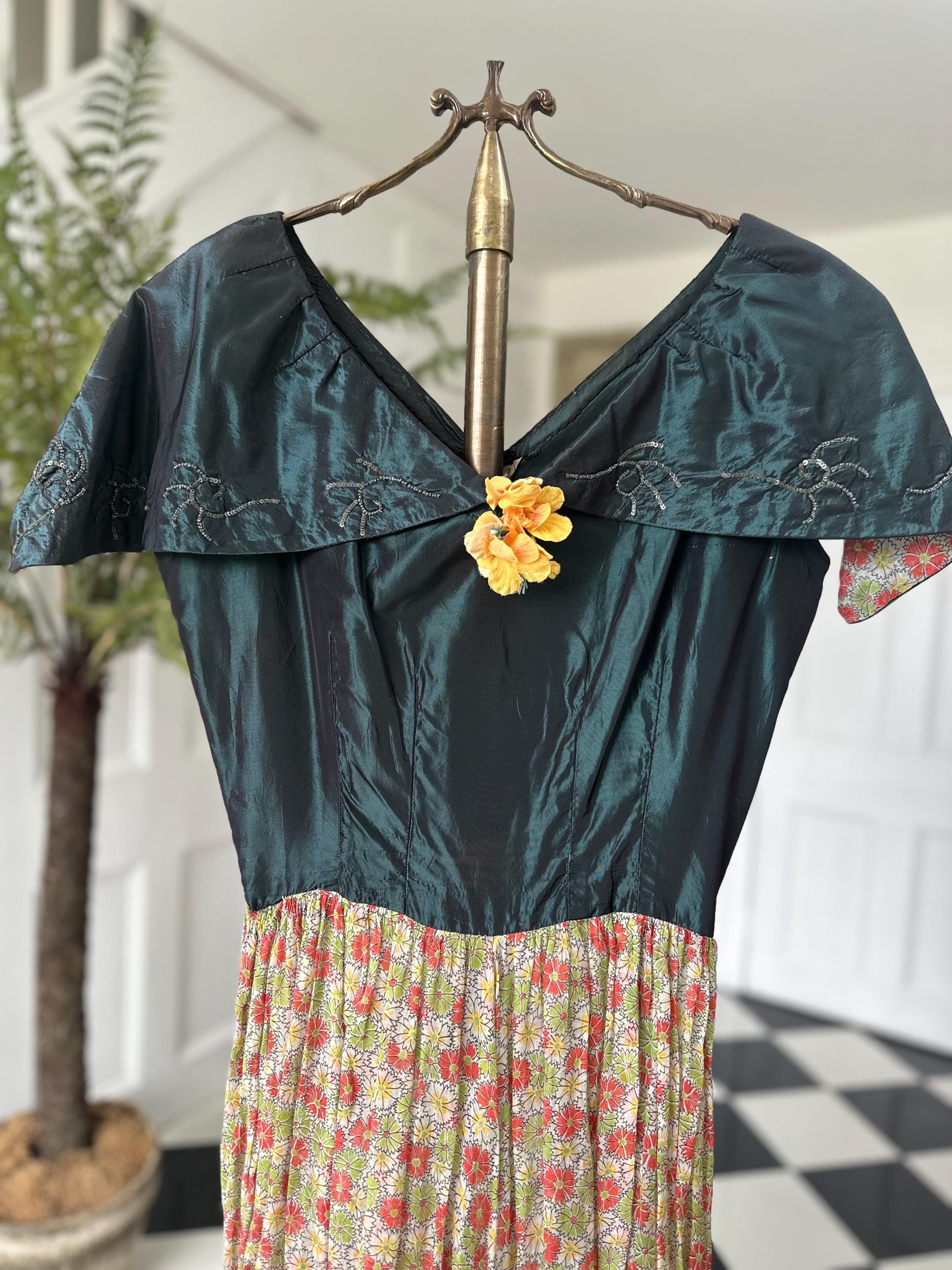 Vintage 1930s 1940s organdie and silk taffeta  ball gown with sequin details