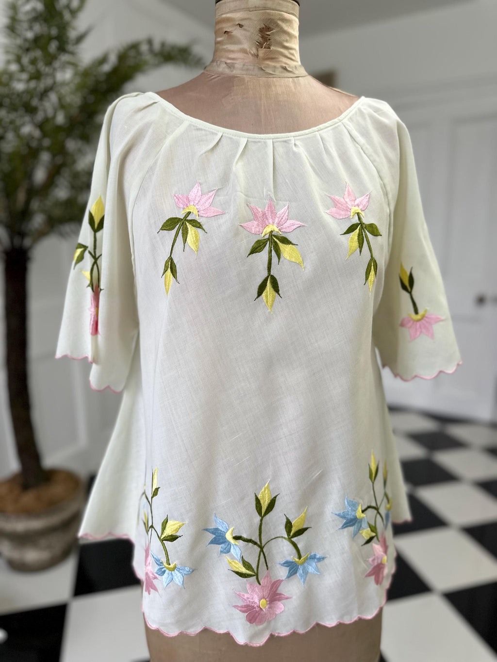 Vintage Floral embroidery Cream Blouse with Short Sleeves