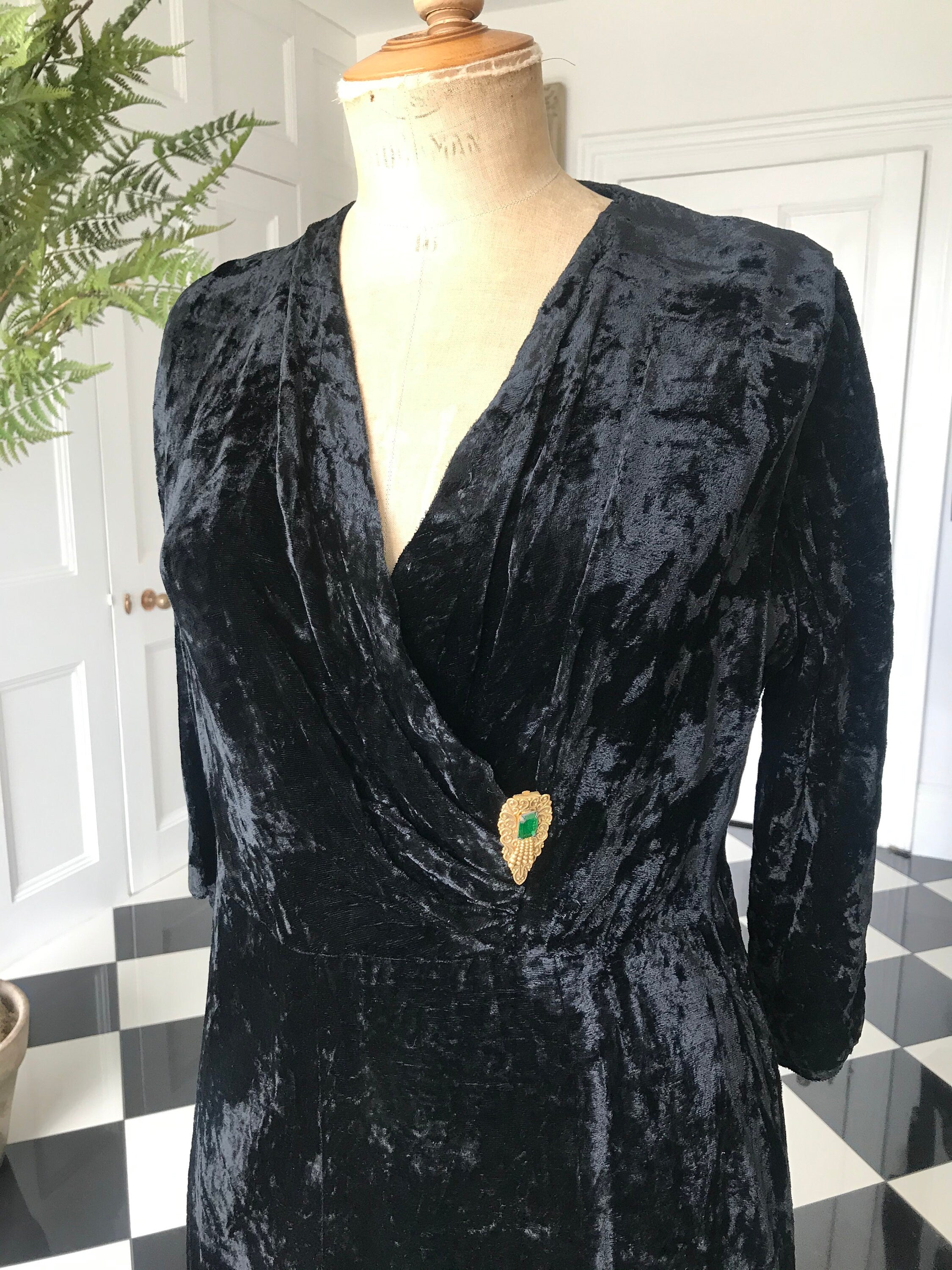 1930 1940s Black velvet dress with gold dress clip