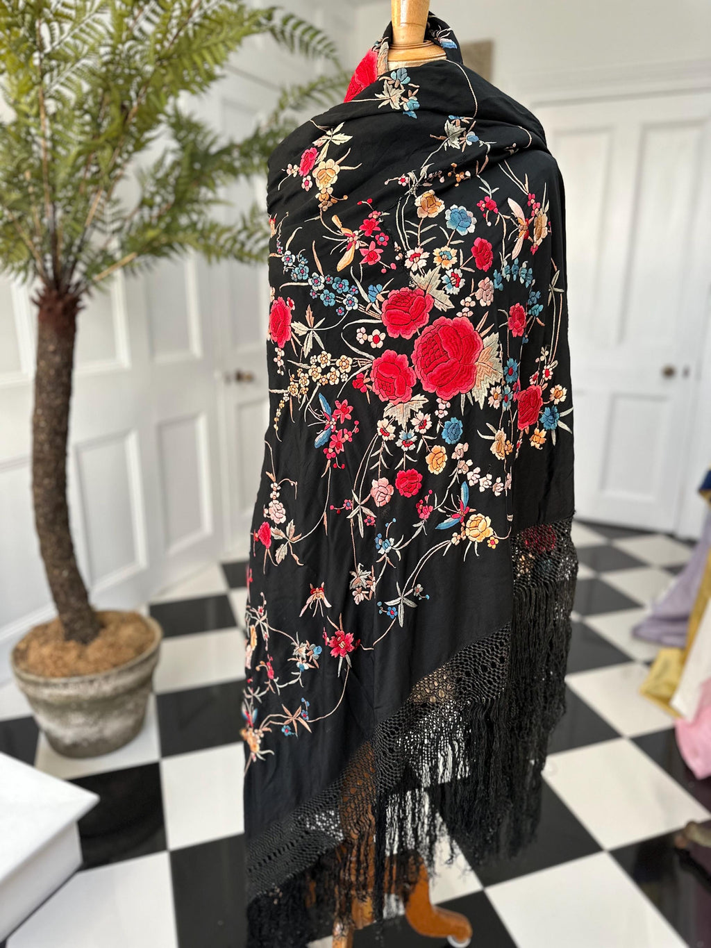 1920s piano silk shawl Manila manton shawl