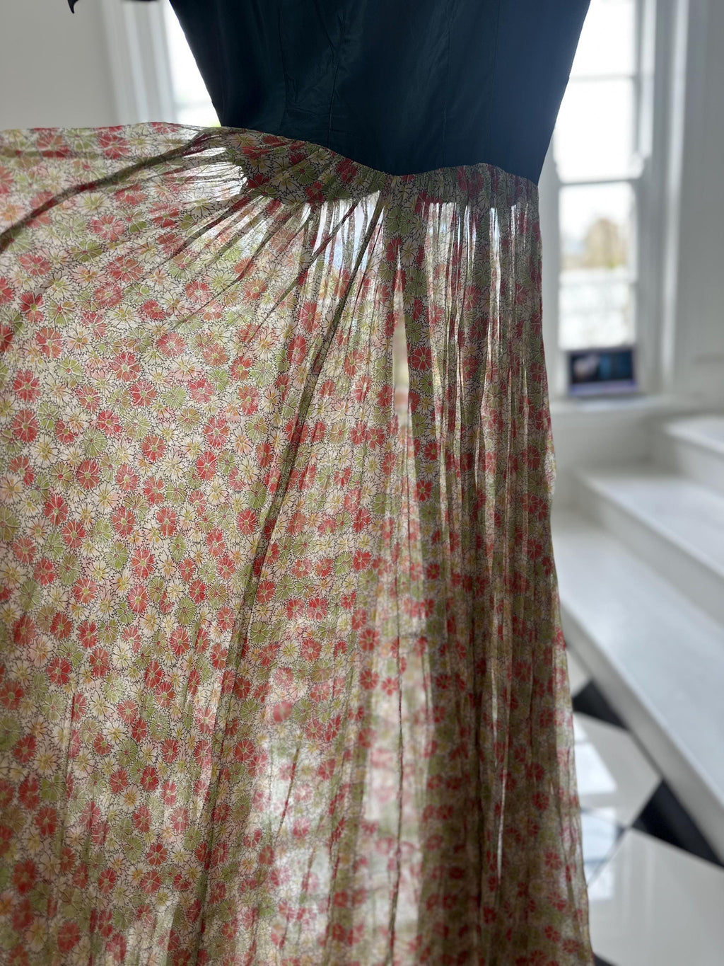 Vintage 1930s 1940s organdie and silk taffeta  ball gown with sequin details