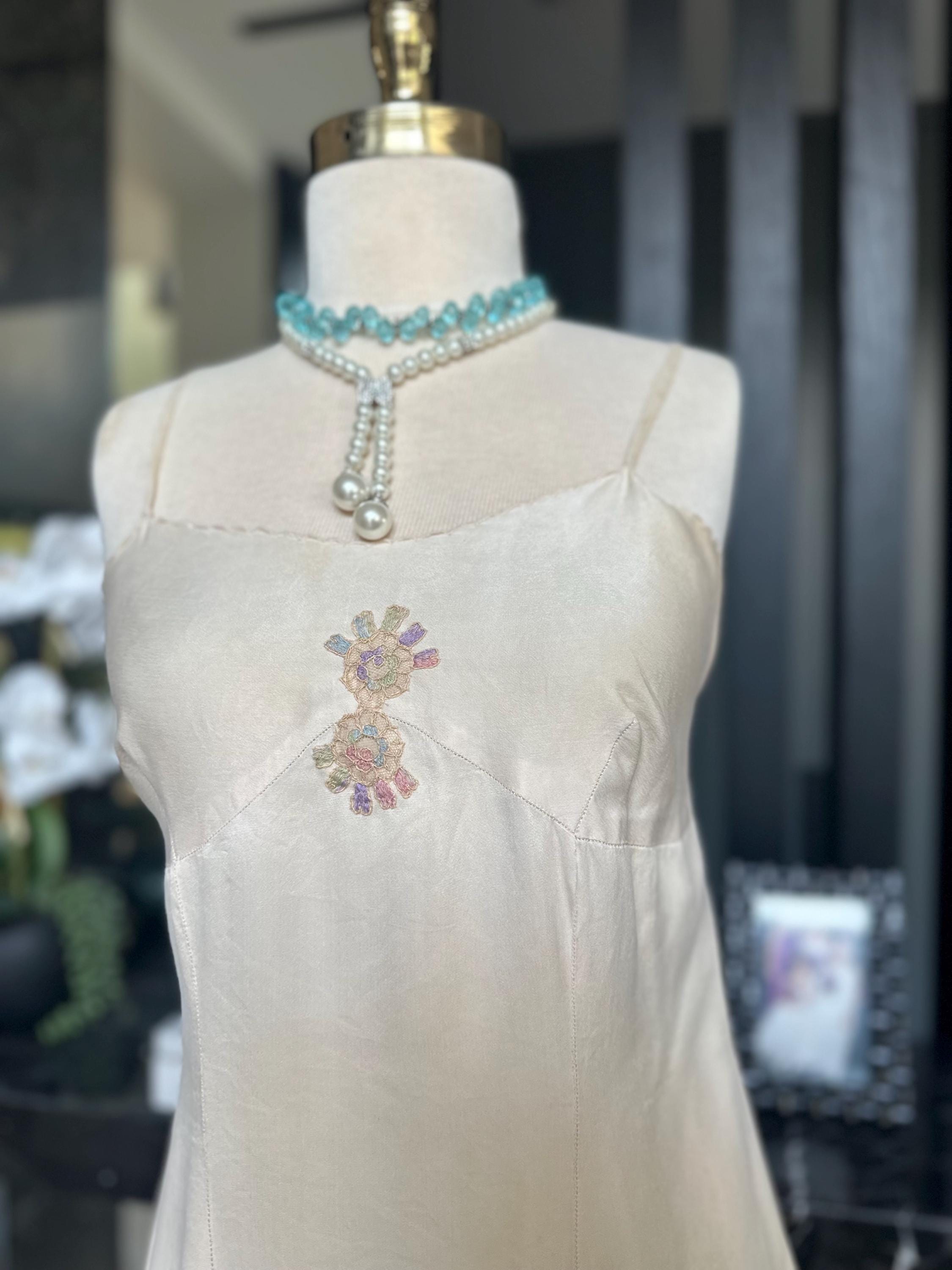 Antique 1930s cream Silk Slip