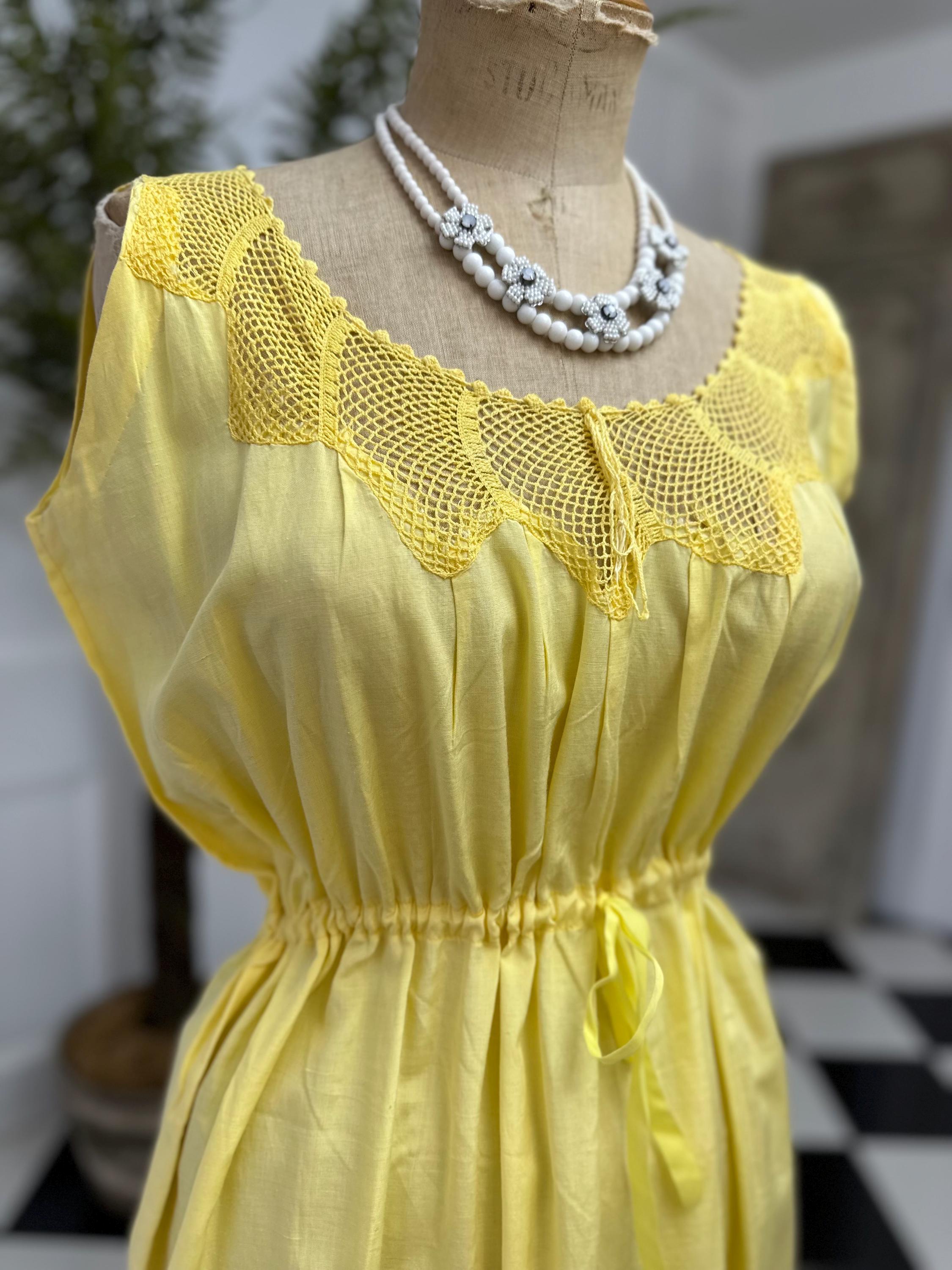 Vintage 1950s yellow silk and cotton mix with crochet lace dress