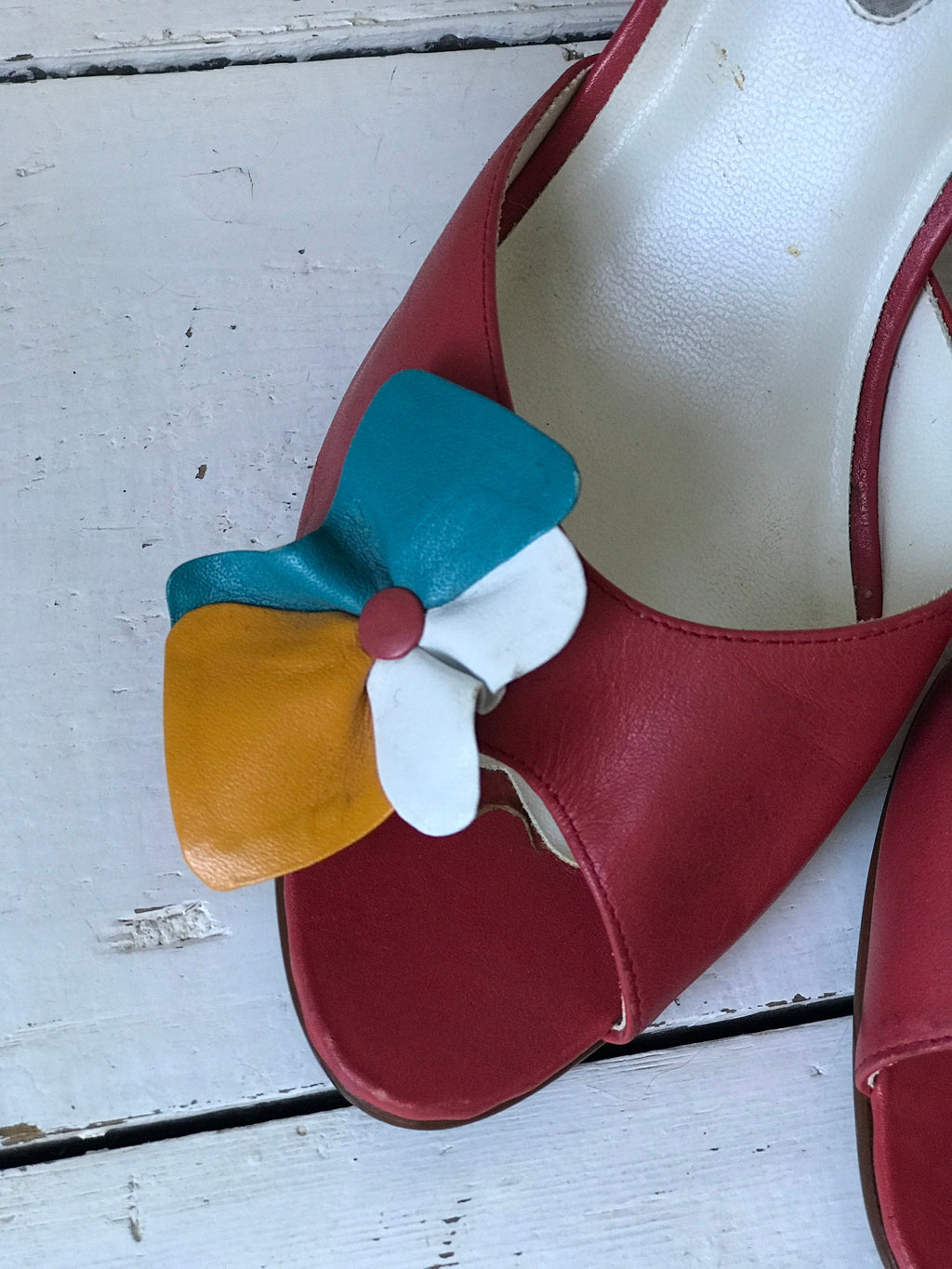 Vintage 70s Red Leather Heeled Slippers with 3D Flower - UK 4 (37)