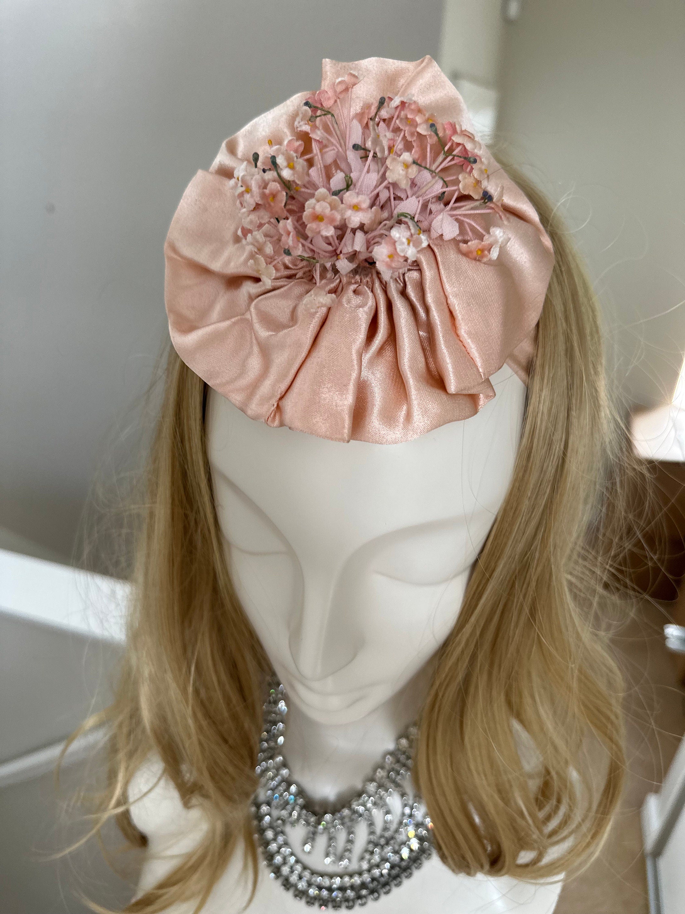 Vintage 1930s pink satin head band fasinator with tiny velvet flowers