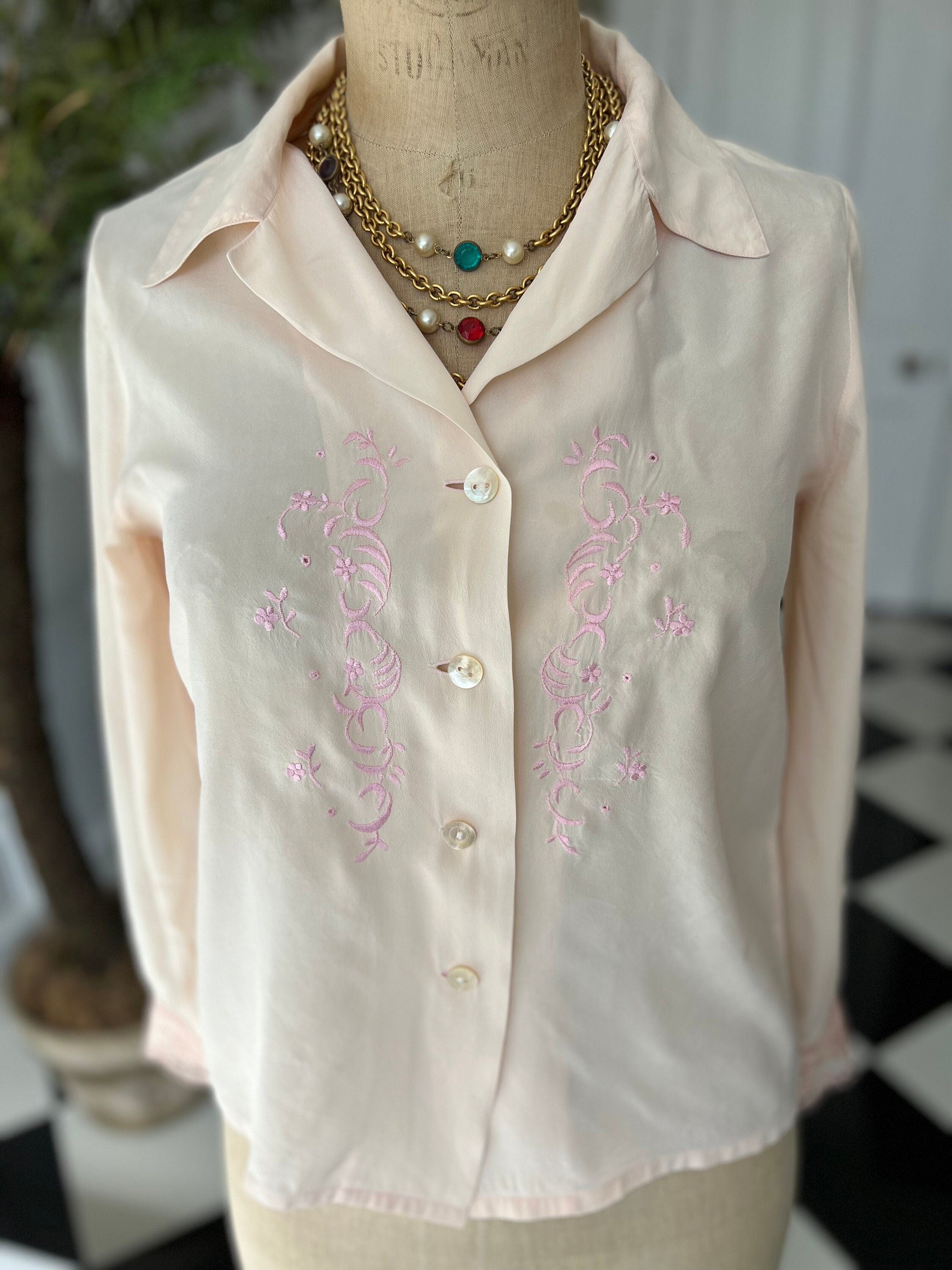 Vintage silk blouse from 1980s in light pink and lace