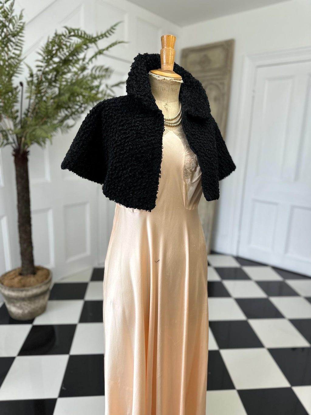 Victorian black shoulder cape