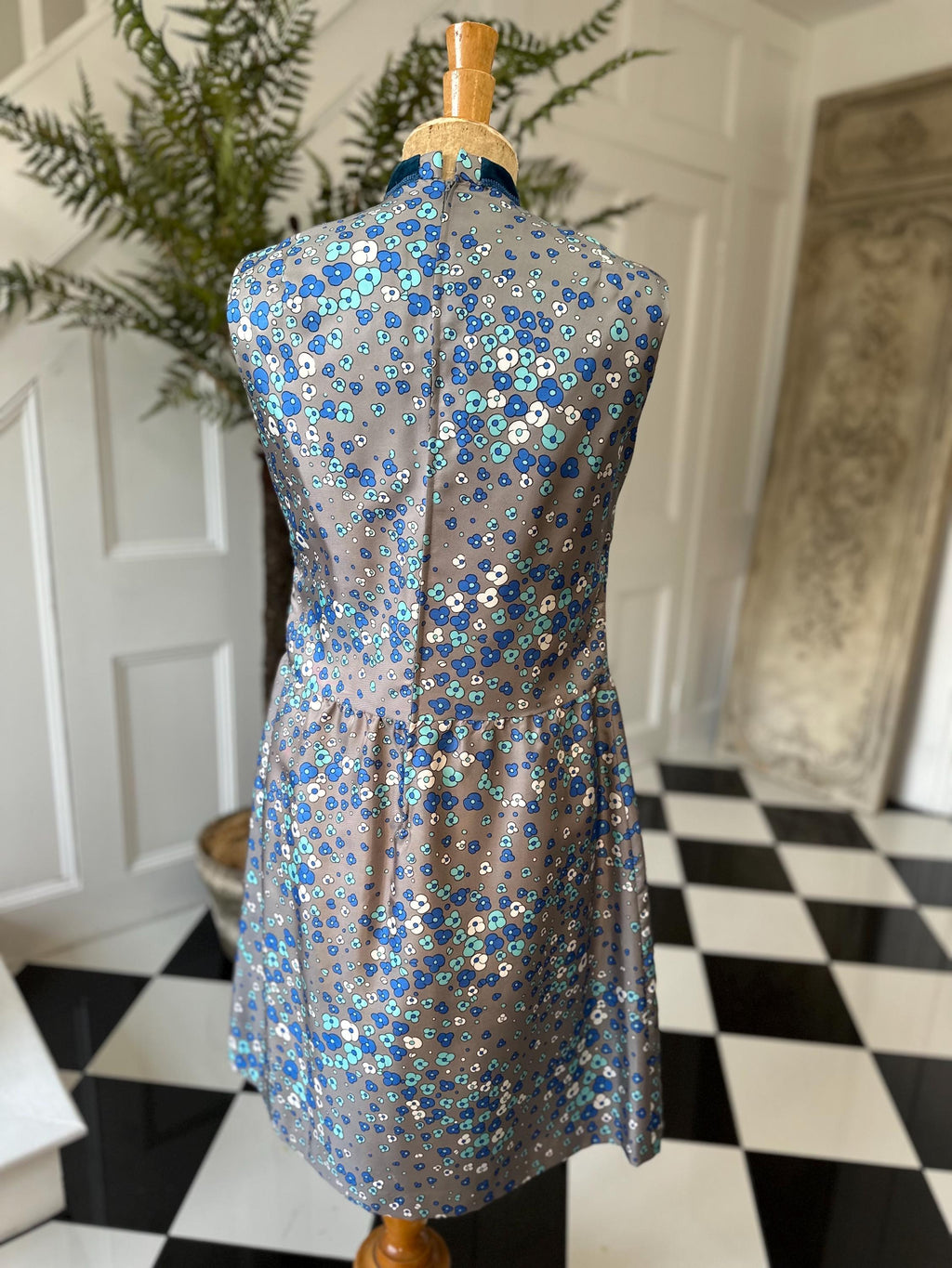1960s French pretty floral dress