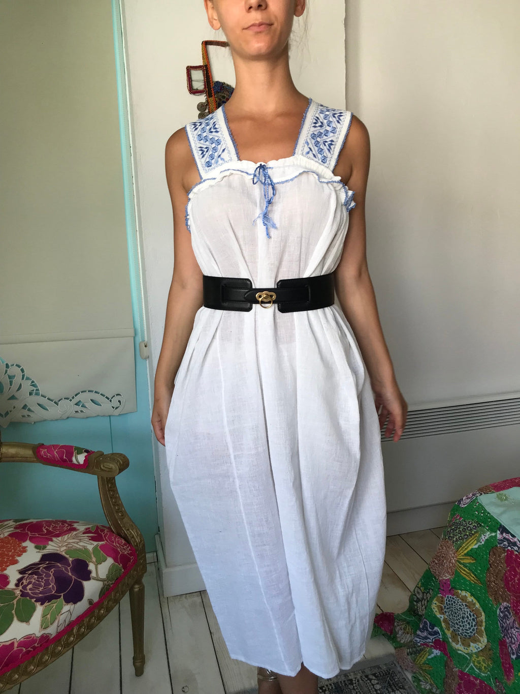 Vintage 1940s dress in hand loomed cotton with hand embroidery smock summer
