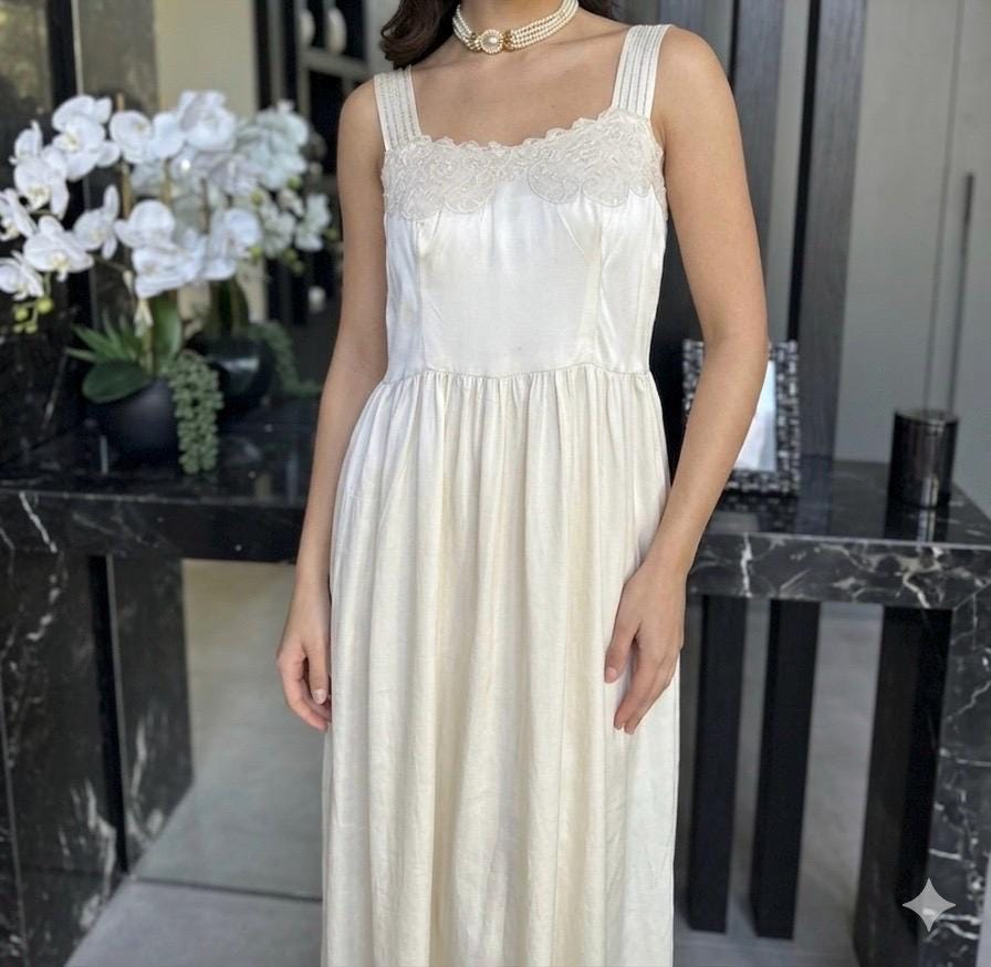 Vintage 1940s cream Silk Slip Dress with hand embroidery  Details