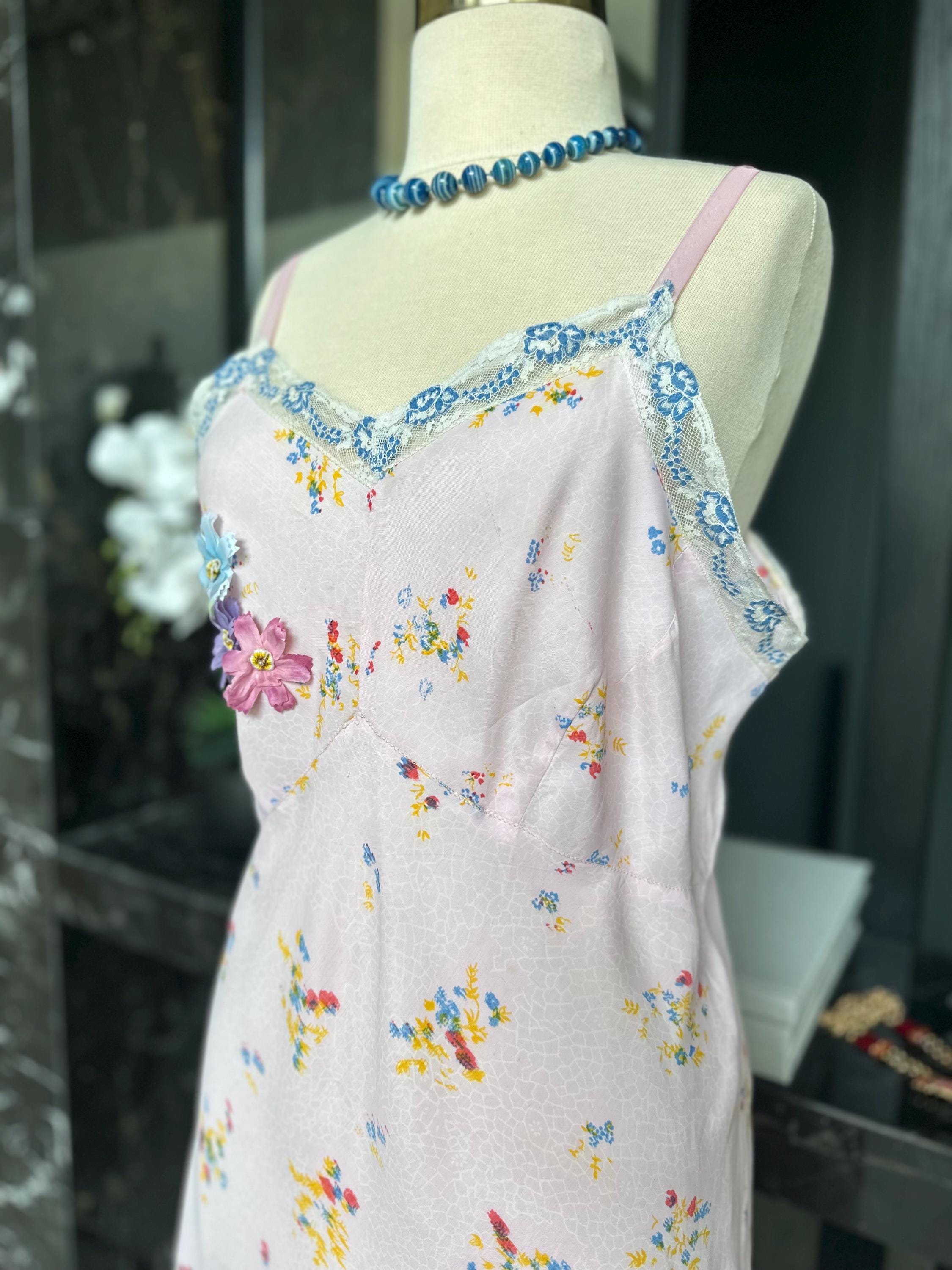 Antique 1930s Floral Slip – Authentic Art Deco Pink Daisy Print Gown with 3D Florals