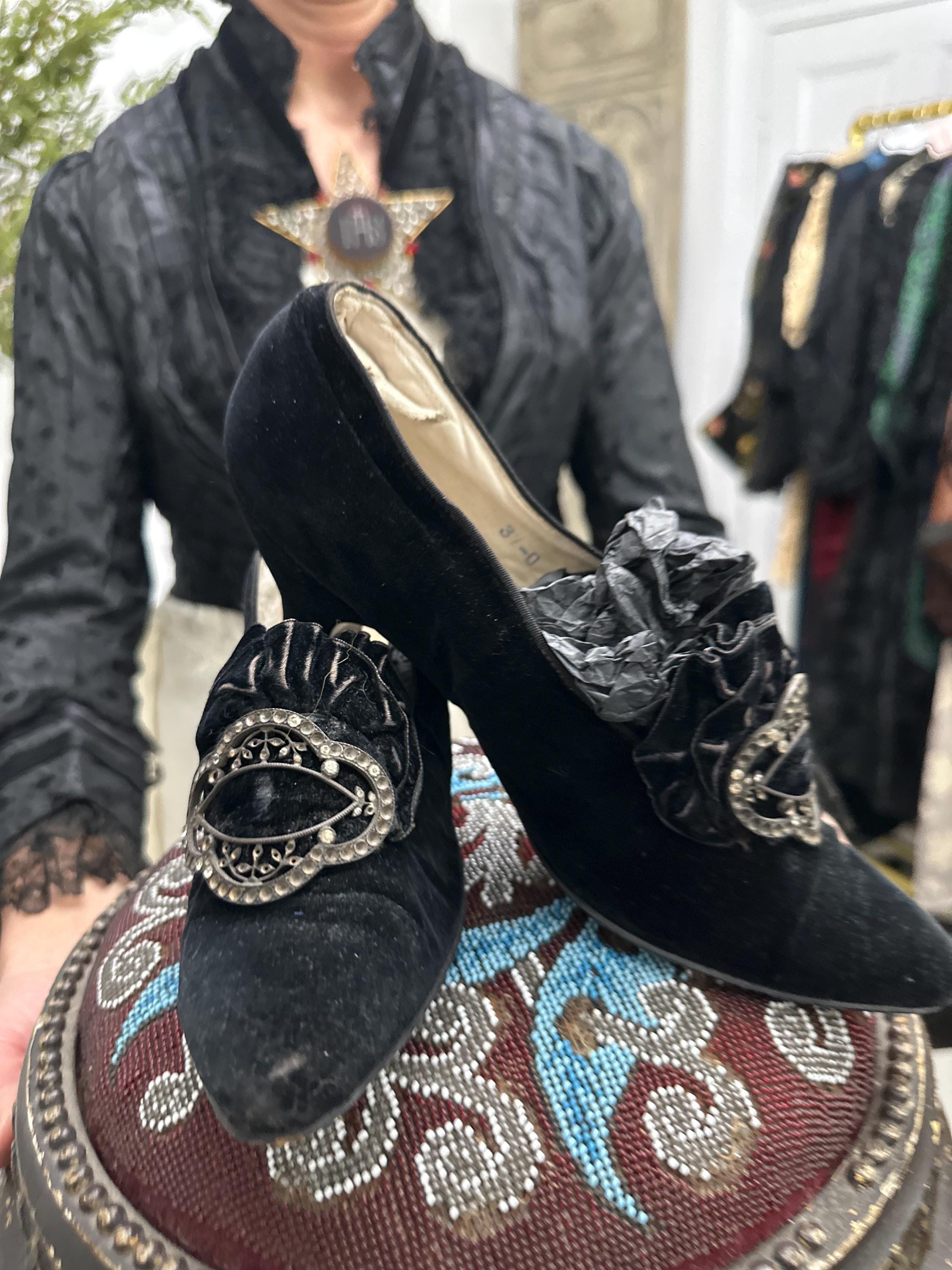 Beautiful Edwardian Velvet Small Heeled Shoes with Buckle