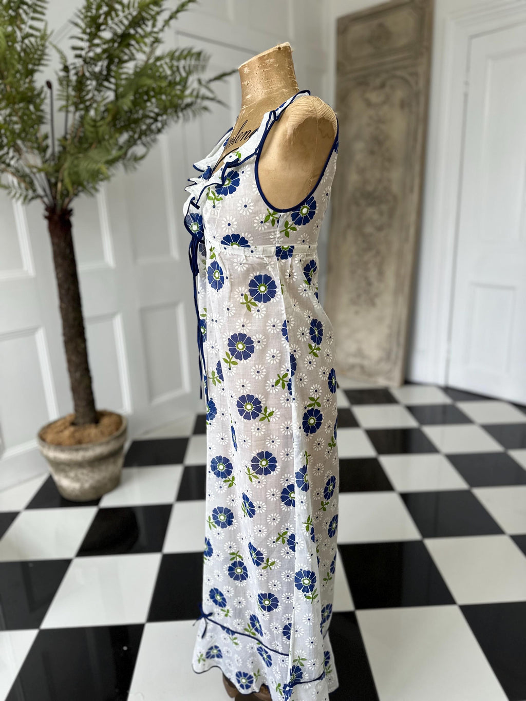 1970s floral Maxi dress unworn