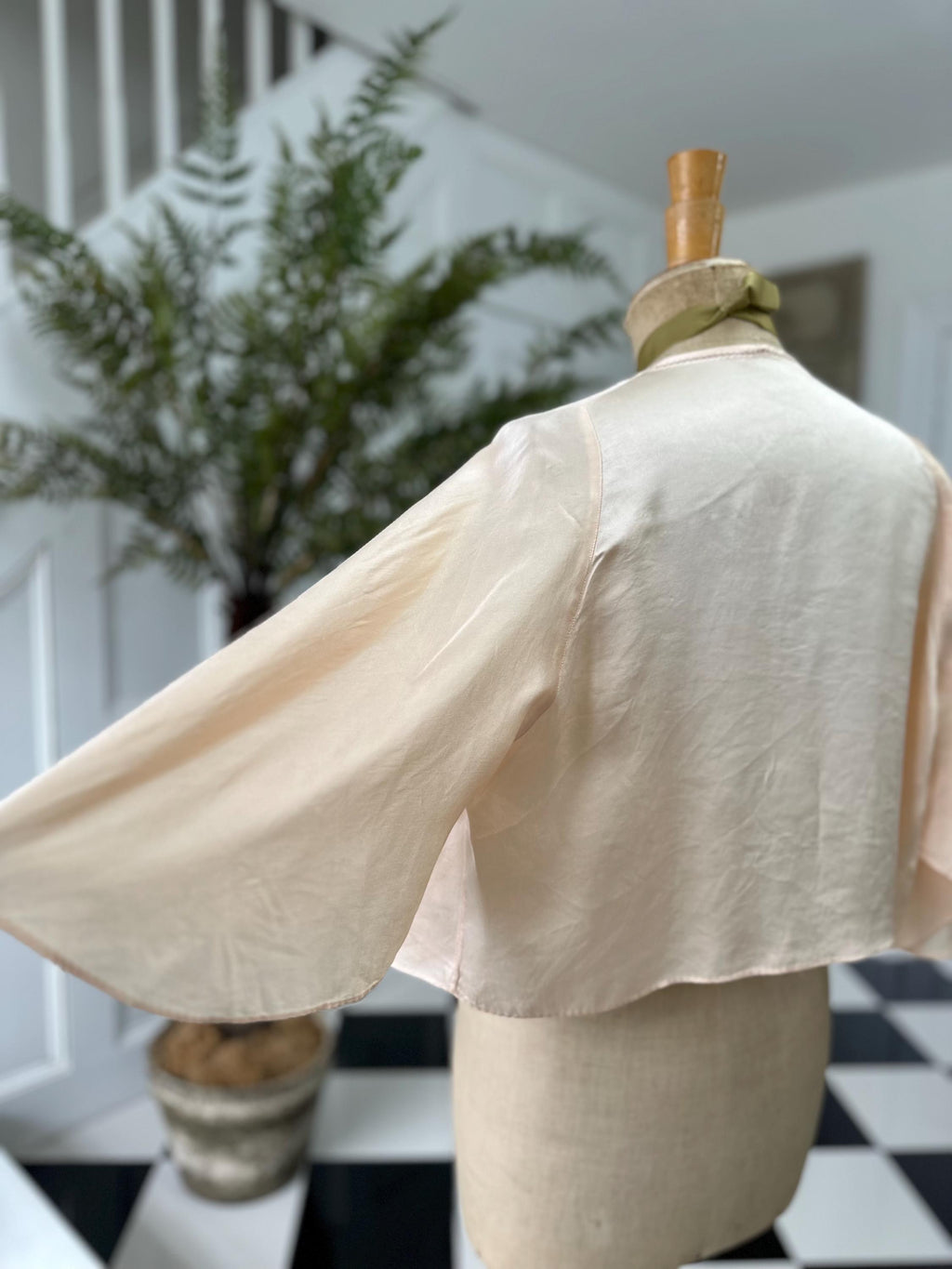 1930s Peach Silk Bed Jacket with Tiny Pocket