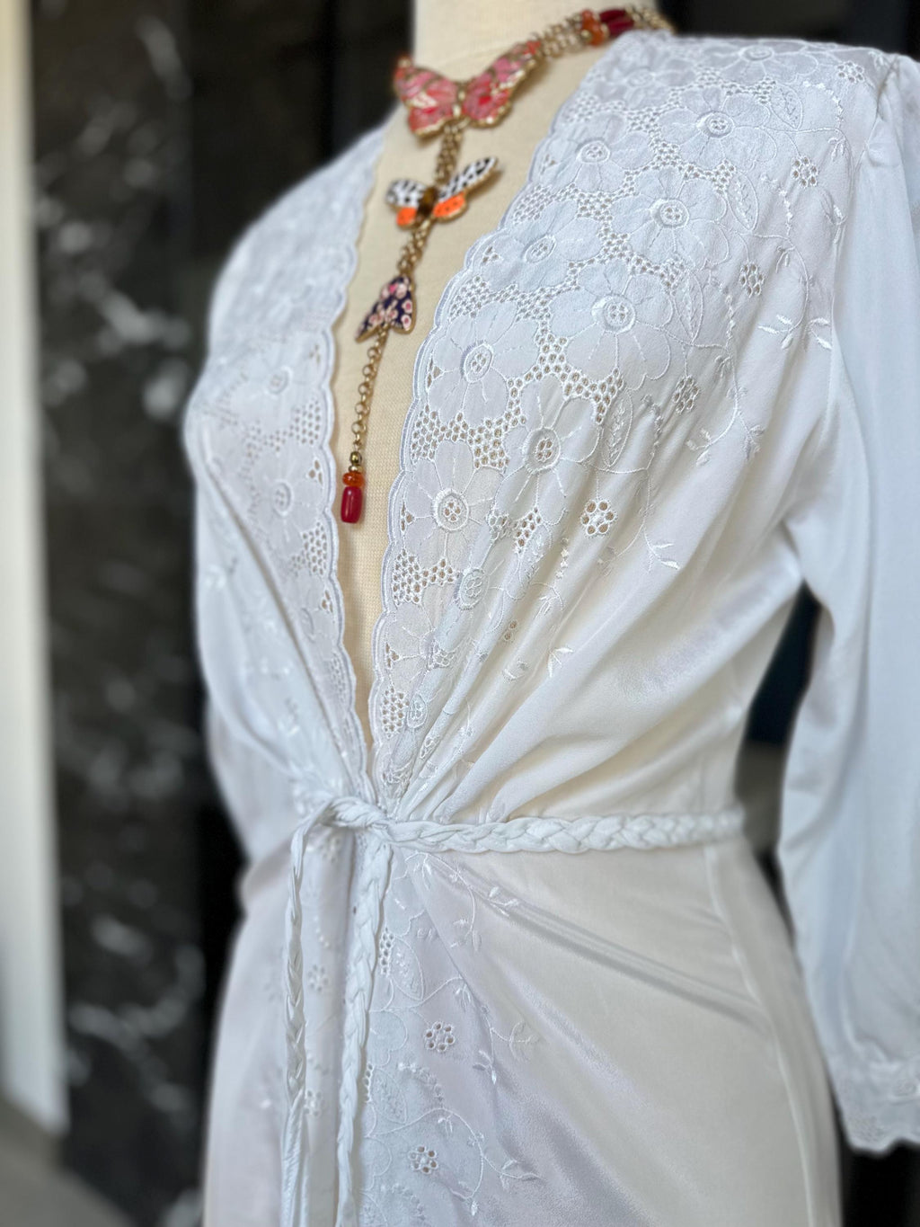 1970 vintage white peignoir dressing gown kimono