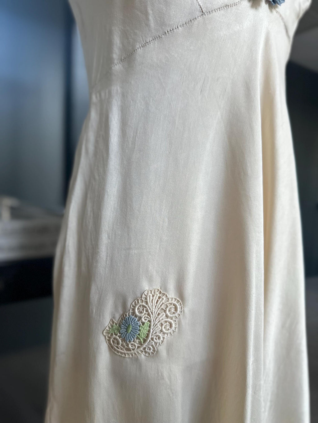 Vintage Silk Slip Dress - Embroidered Ivory silk  Nightgown - 1930s 1940s