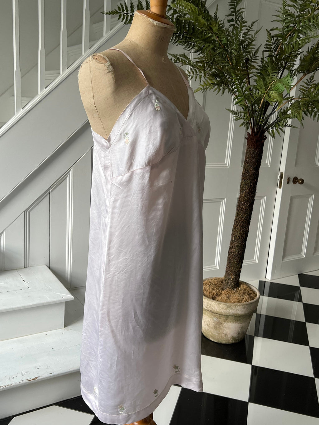 Vintage 1940 1950 pale lilac silky satin slip dress lingerie