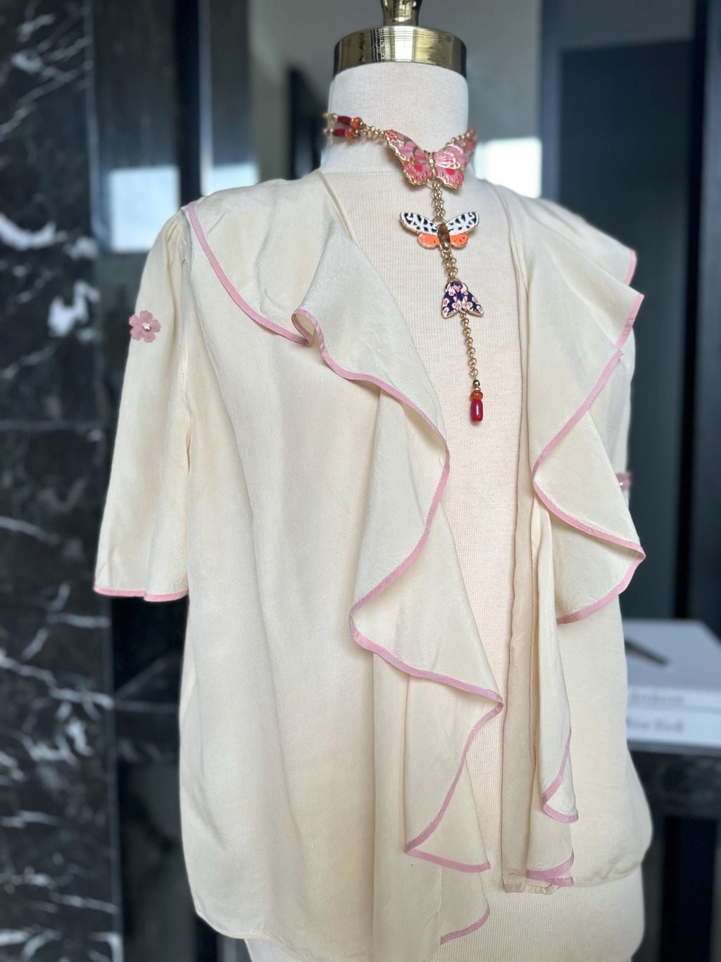 Antique 1930s Silk Bed Jacket – Authentic Art Deco Ruffled Bolero with Floral applique