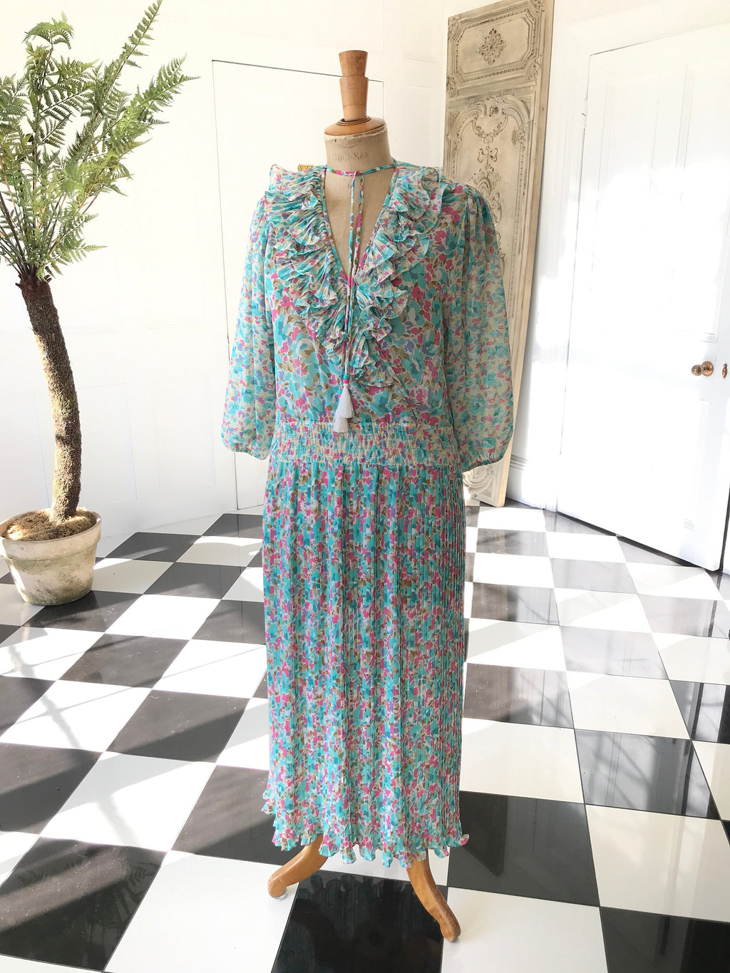 1970s 1980s Vintage long  summer dress with ruffle floral dress  label Diane Freis