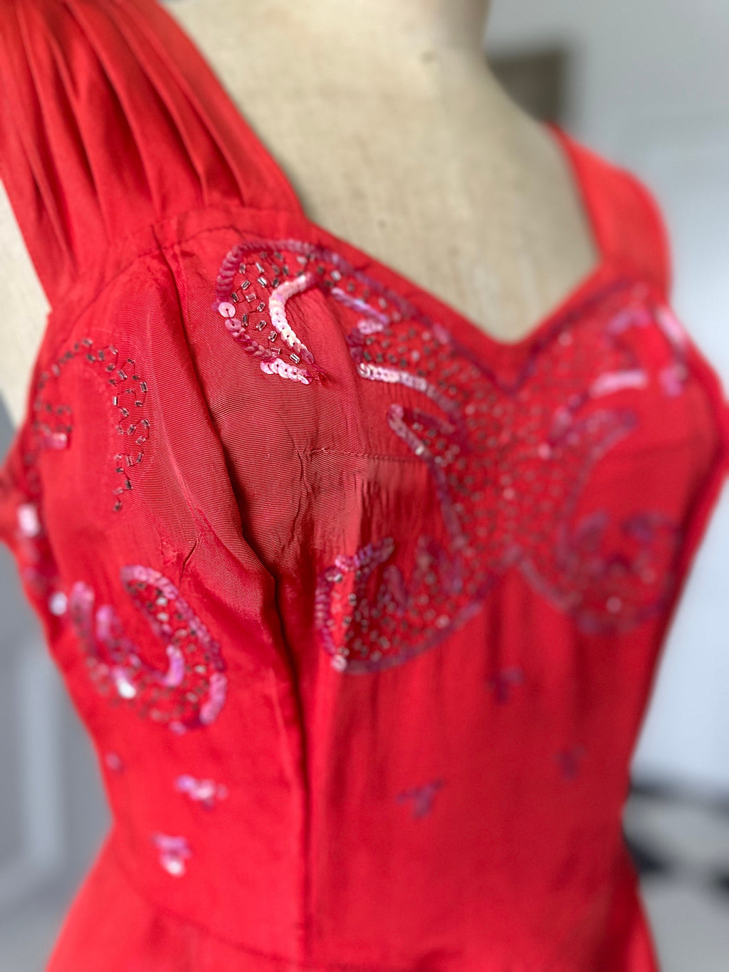 1940s Red Taffeta Evening Dress: Sequin Old Hollywood Gown (UK 12/14)
