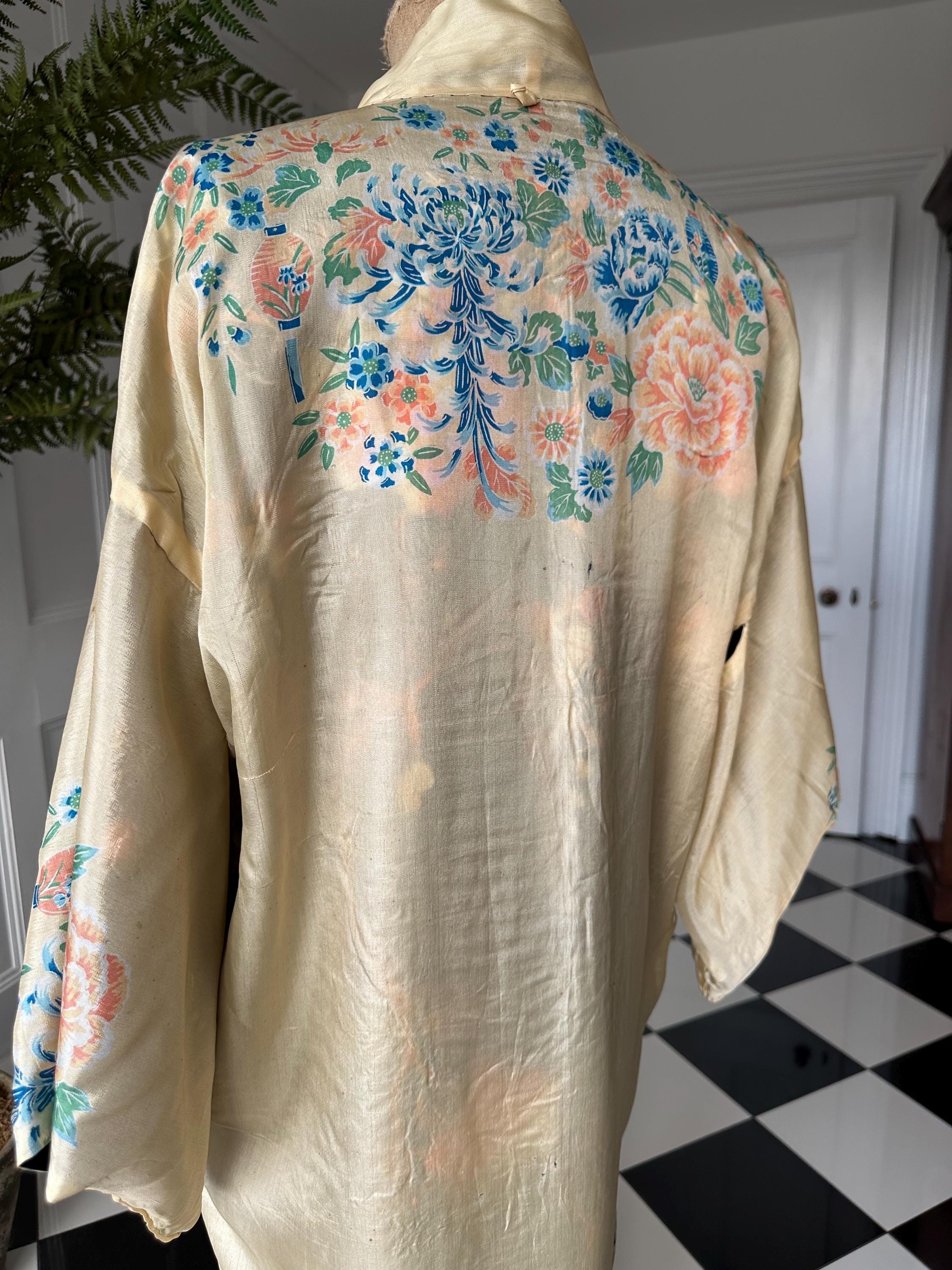 Antique 1920s reversible Japanese  hand embroidery kimono