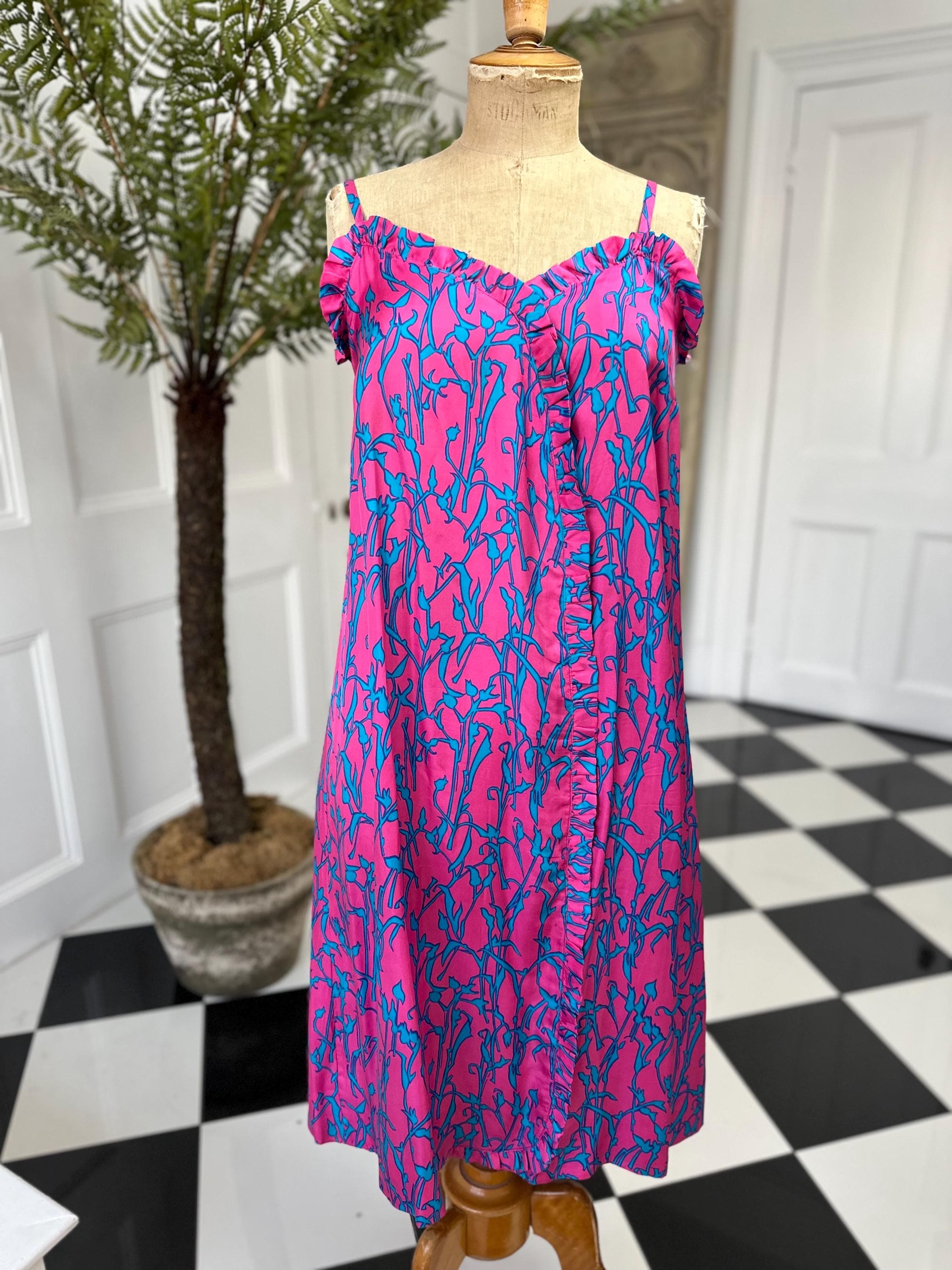 1970s Vintage silk spaghetti summer dress in hot pink and turquoise