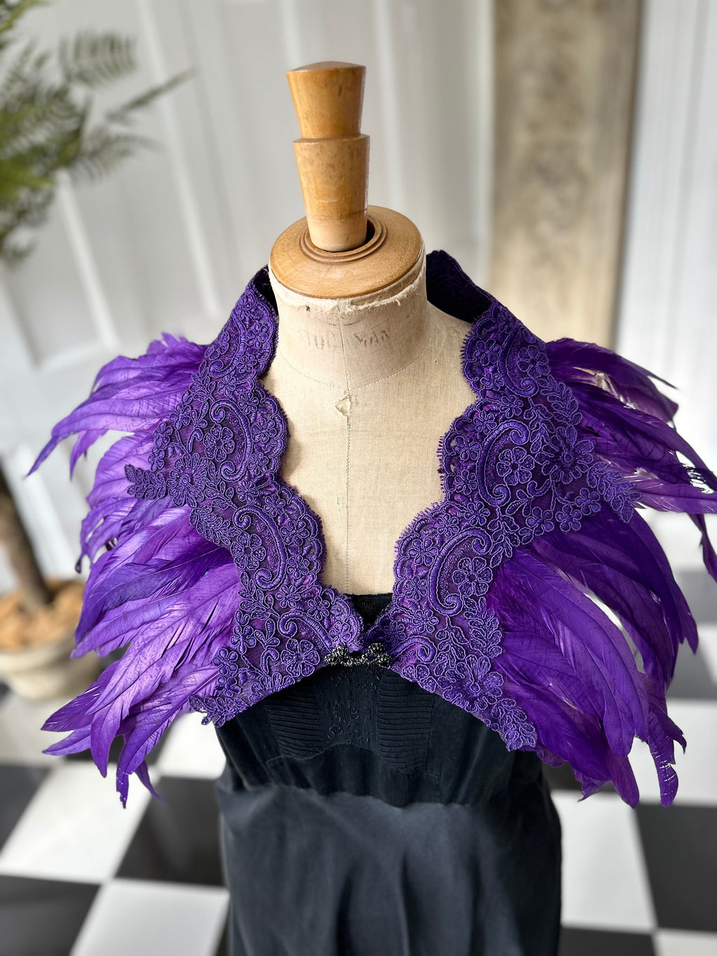 1920s 1930s Vintage style purple feather cape shawl with lace trimming details