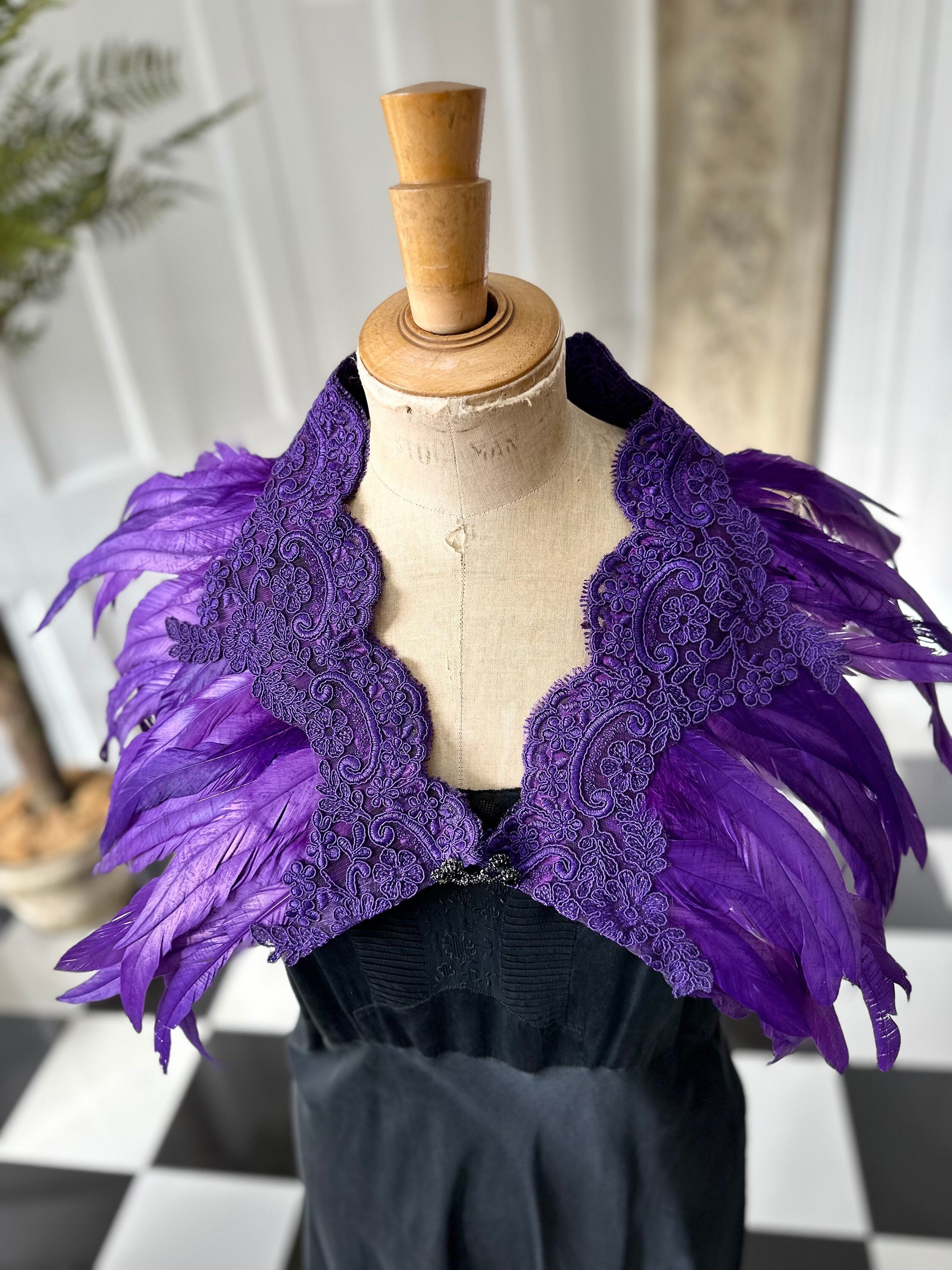 1920s 1930s Vintage style purple feather cape shawl with lace trimming details