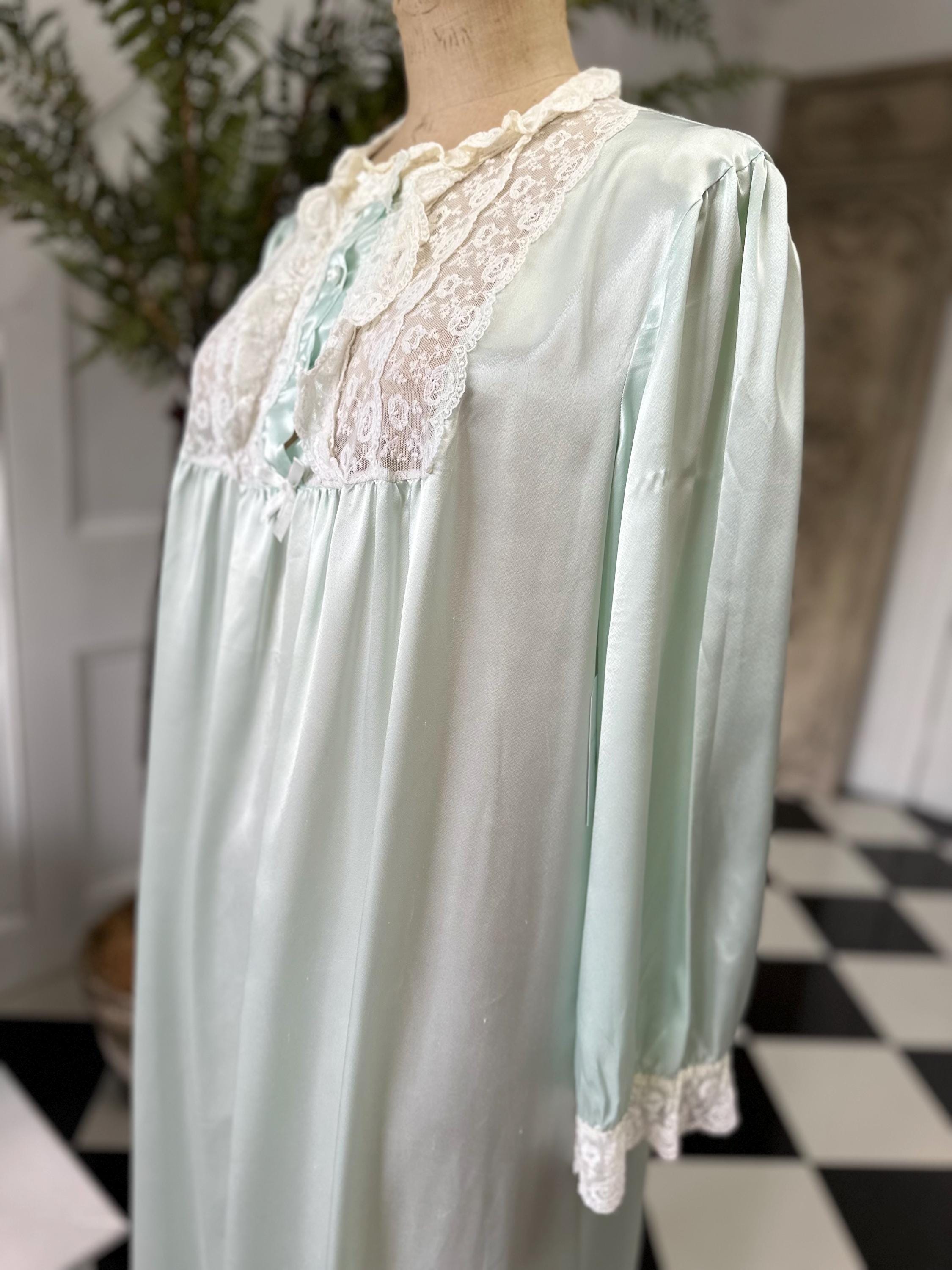 1940s Romantic long sleeve mint green with lace detailed smock nightdress